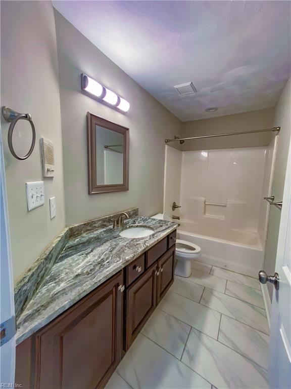 1508 Crystal Lake DR