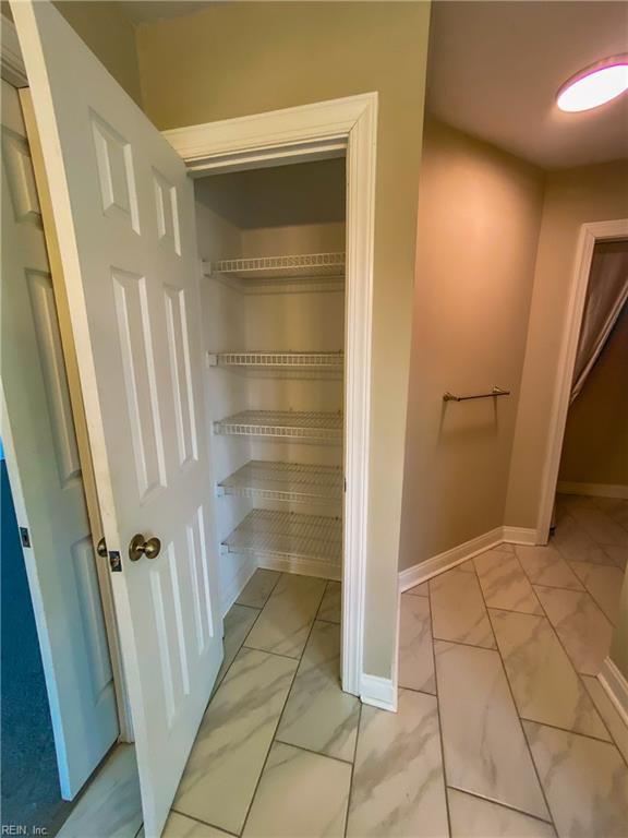 1508 Crystal Lake DR