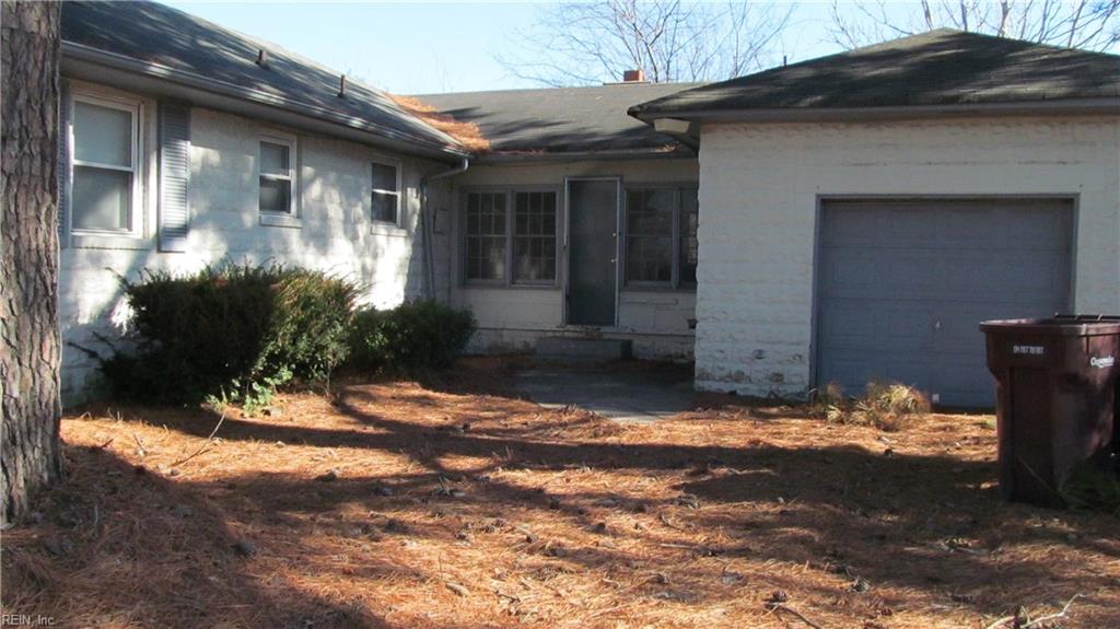 2216 Berkley AVE