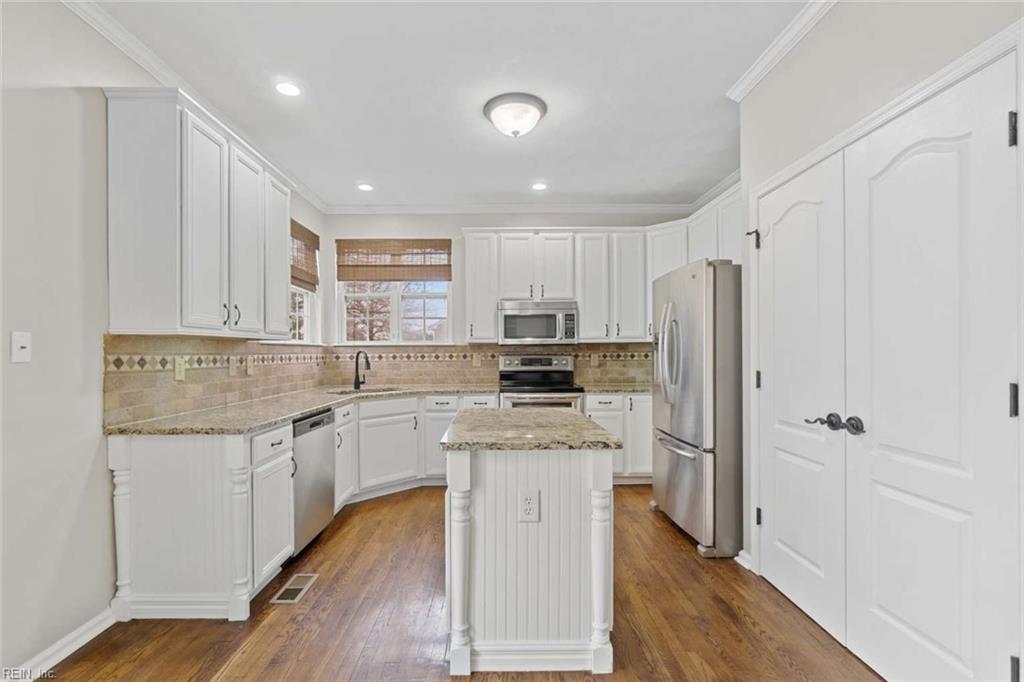 533 Fair Oak DR