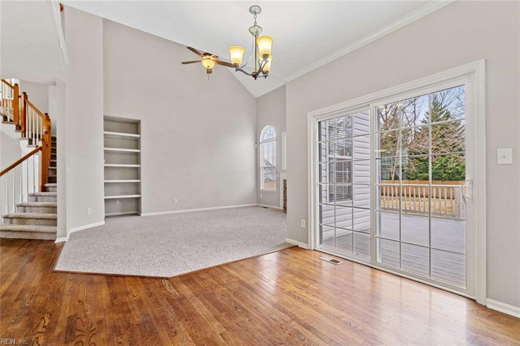 533 Fair Oak DR