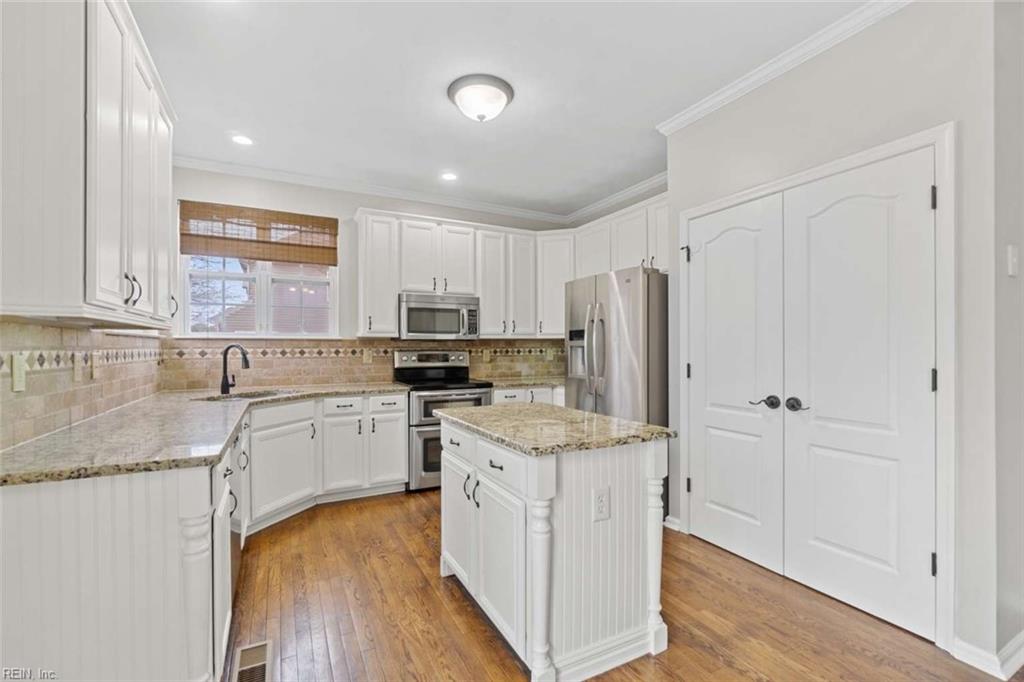 533 Fair Oak DR