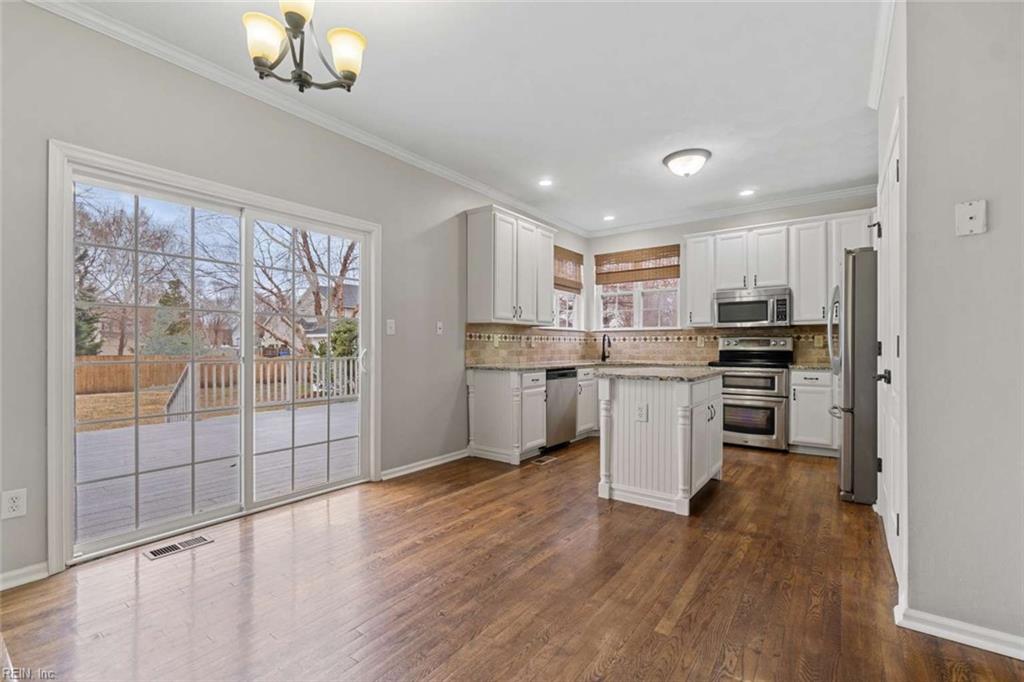 533 Fair Oak DR