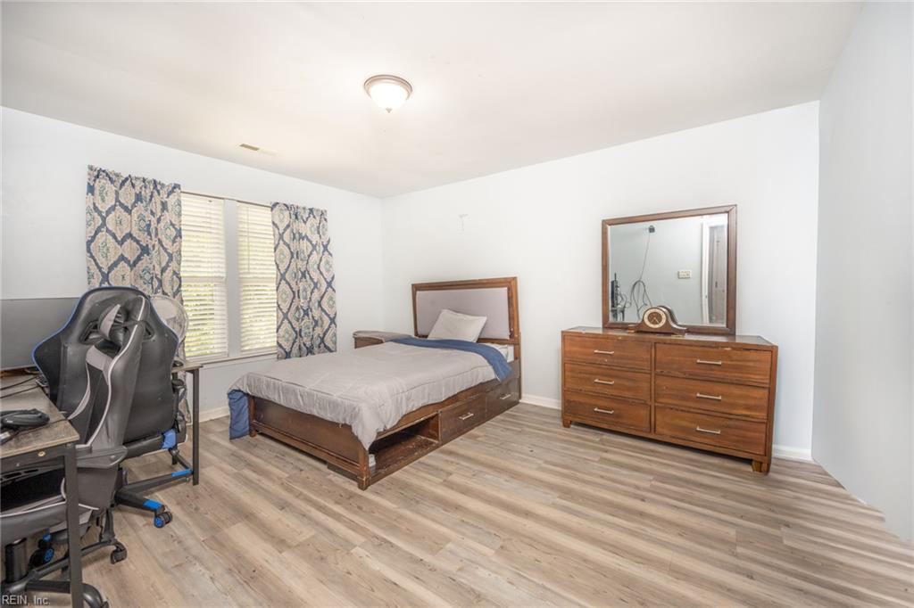 108 Foster RD