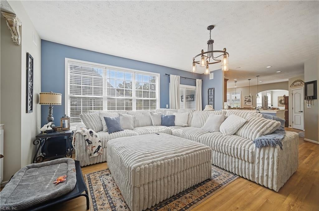 2101 Pleasant Acres CT