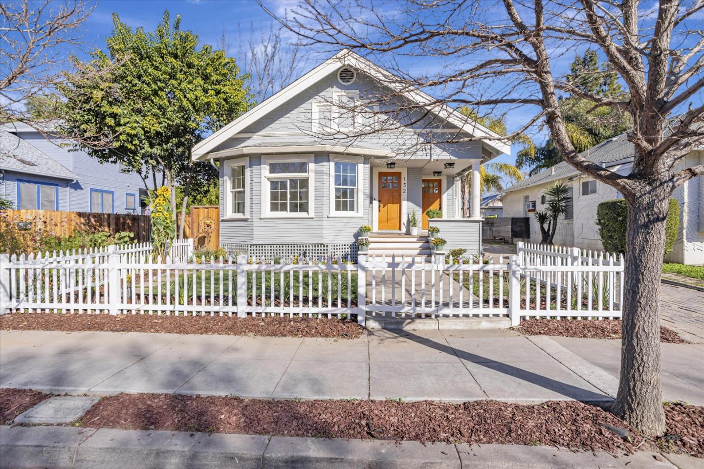 152 N 14th ST