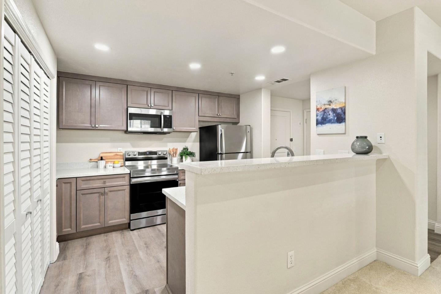 1883 Agnew RD 229