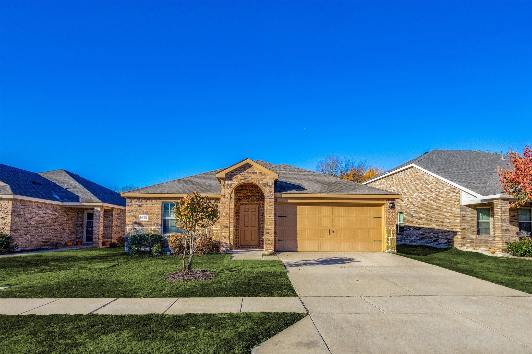 1309 Jasper Crossing