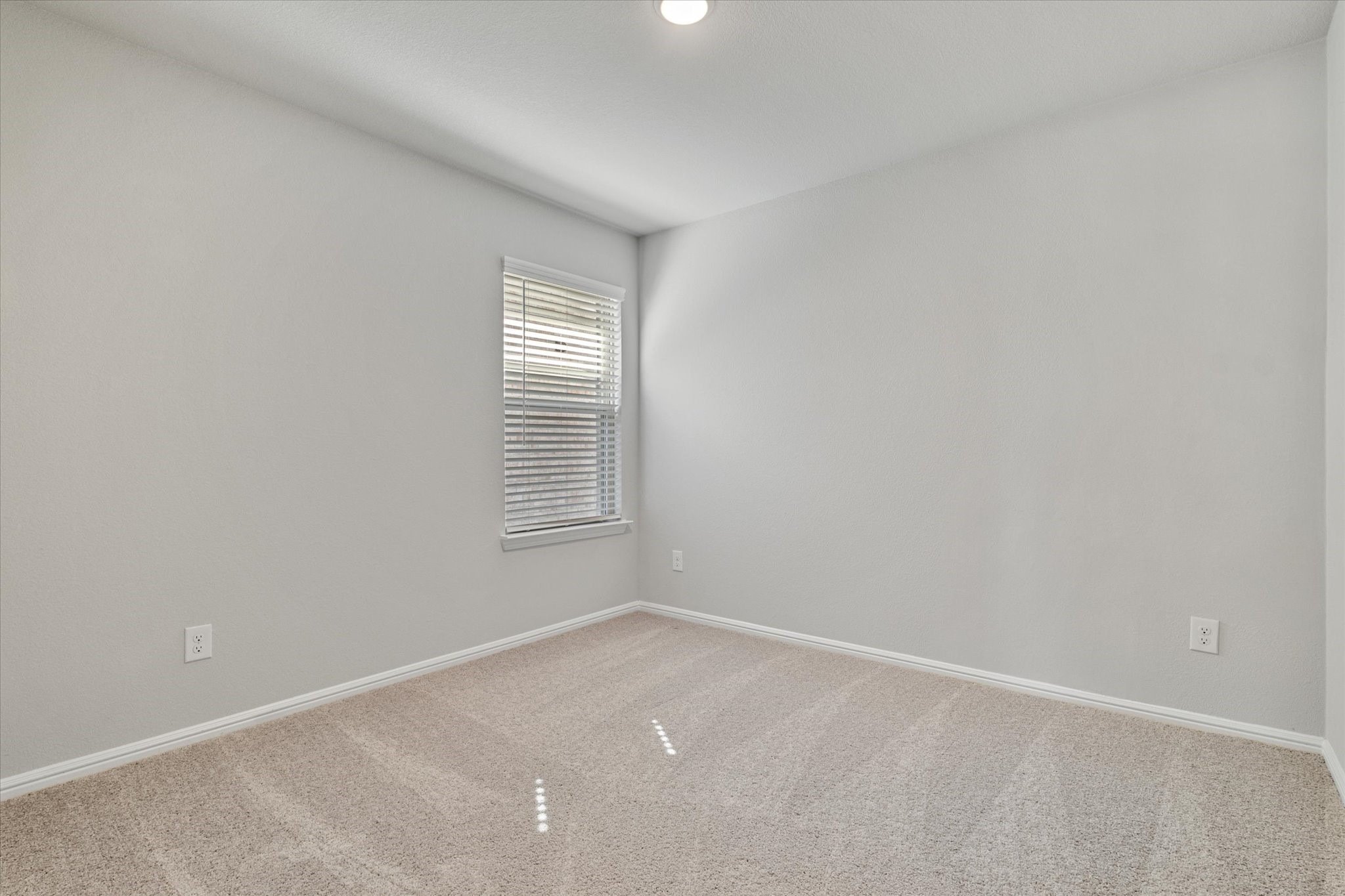 425 Kingsbury Avenue