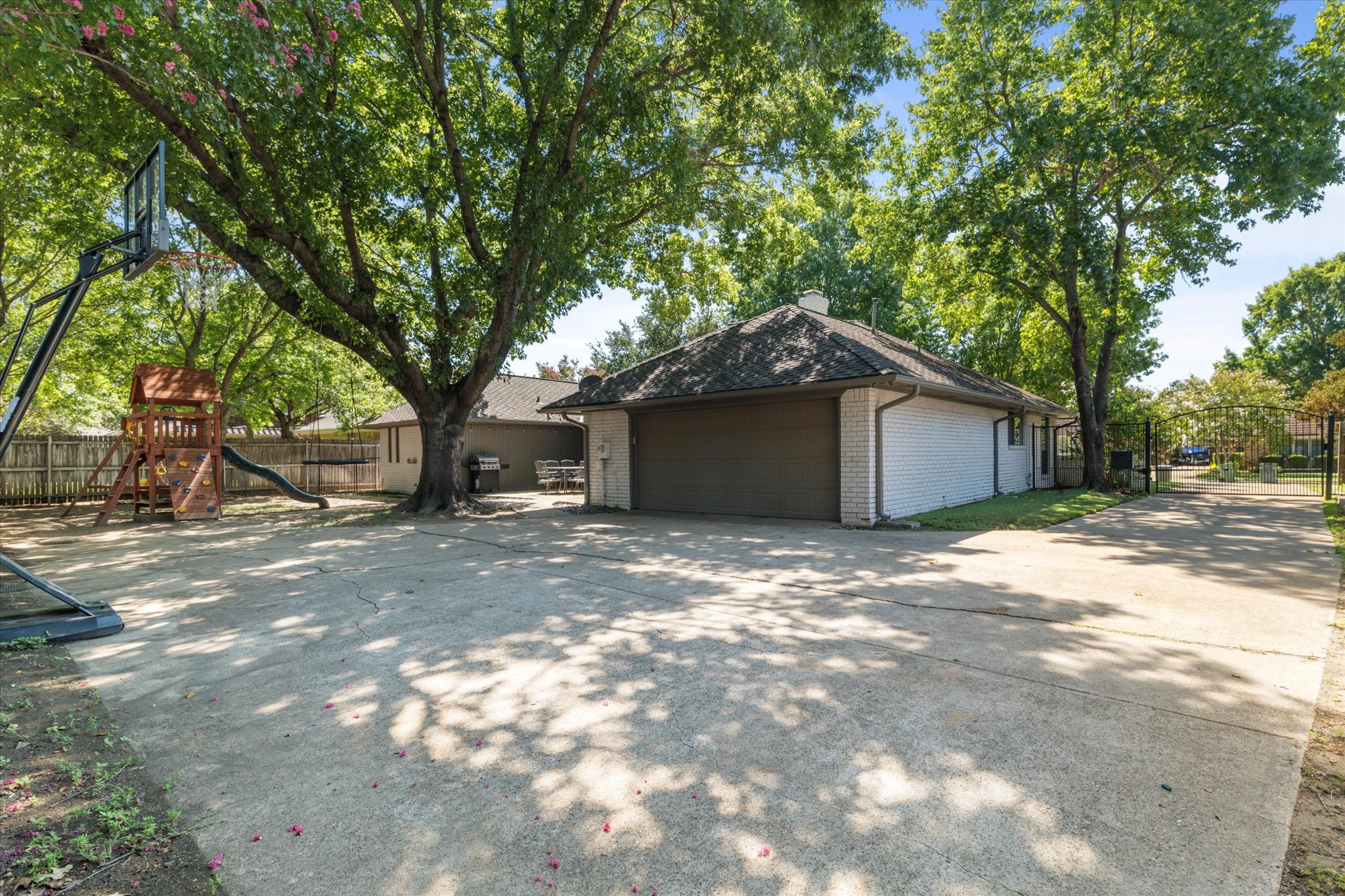 7003 Crater Lake Drive