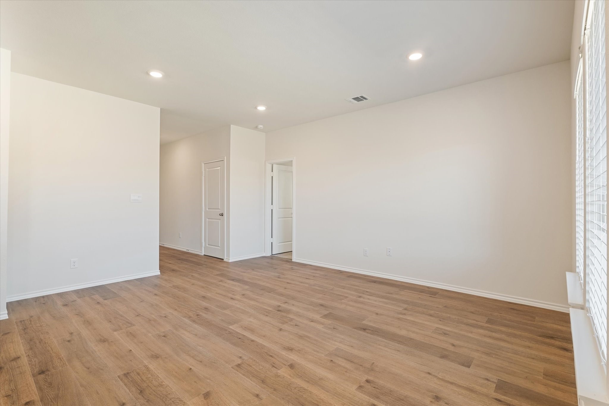2319 Burleson Road