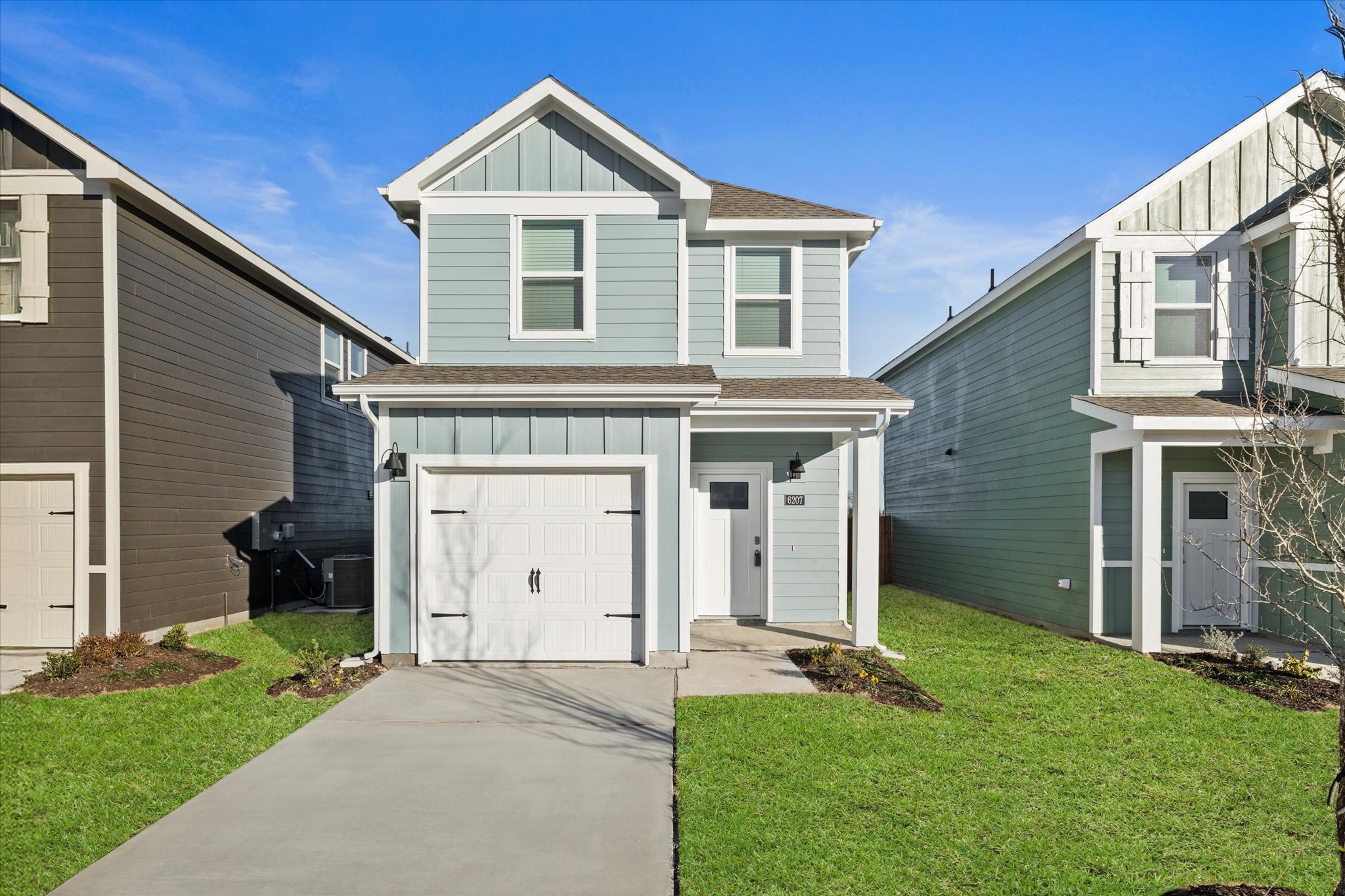 6207 Holly Spring