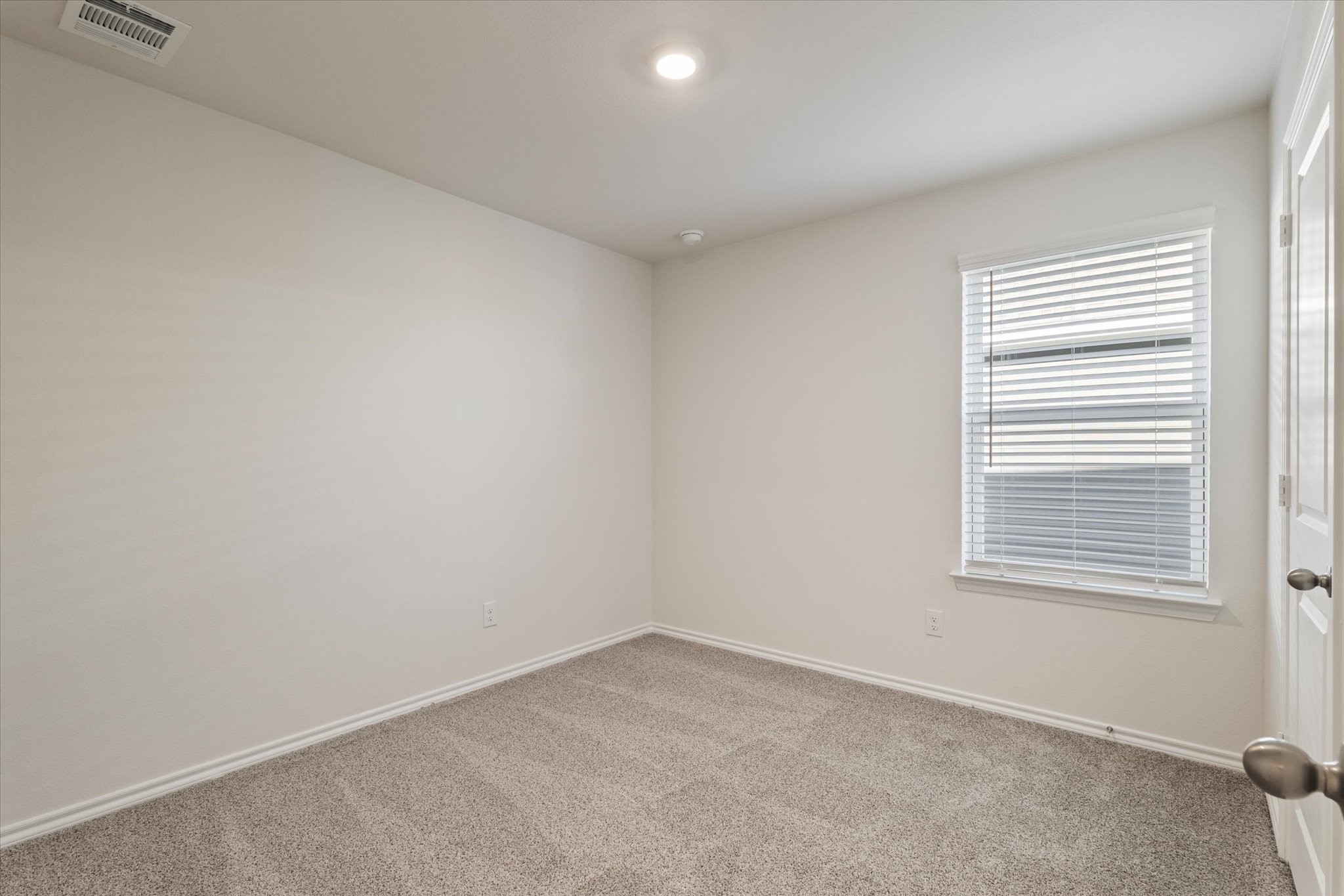 6207 Holly Spring