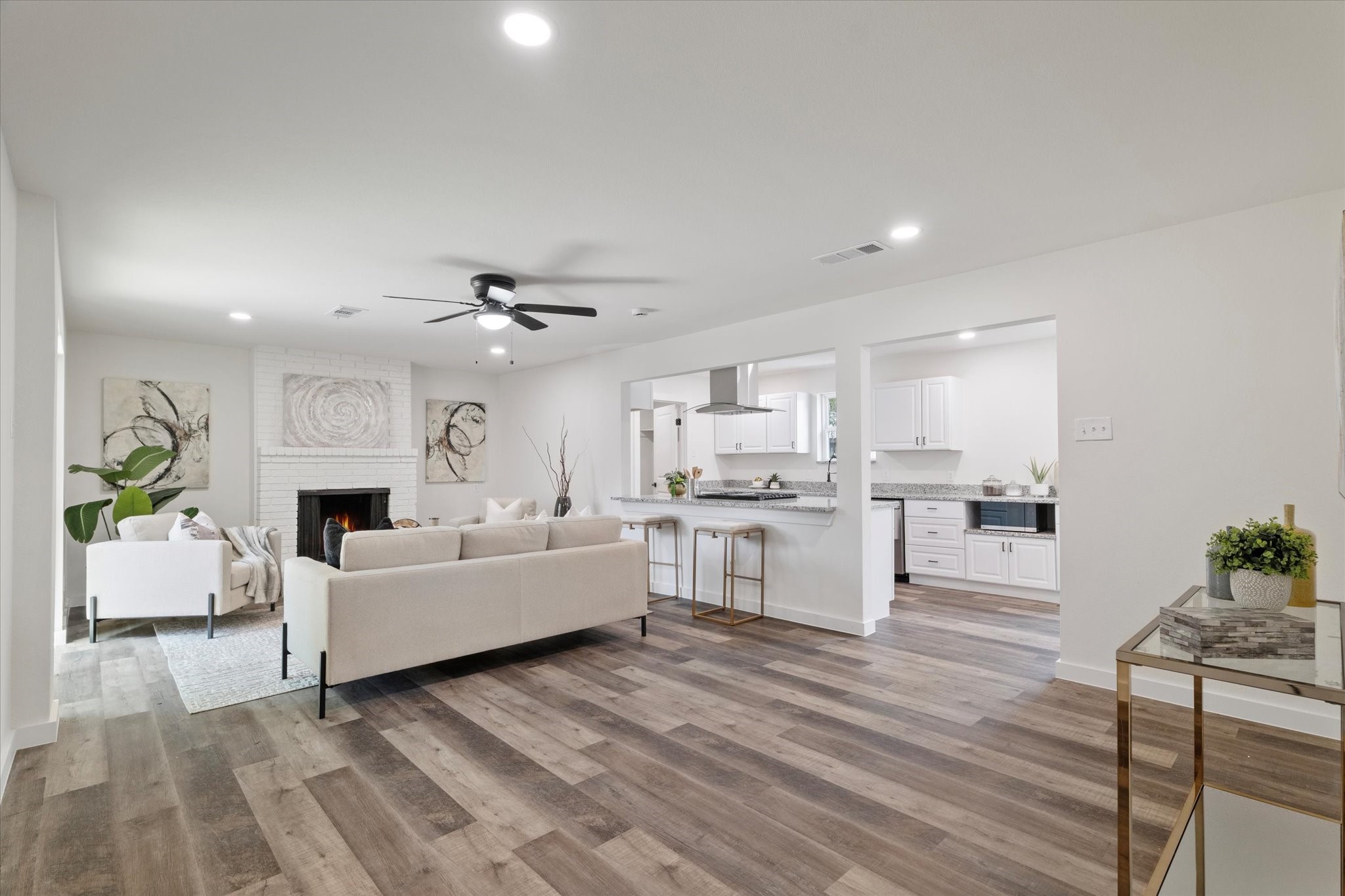 5835 Sunnywood Drive