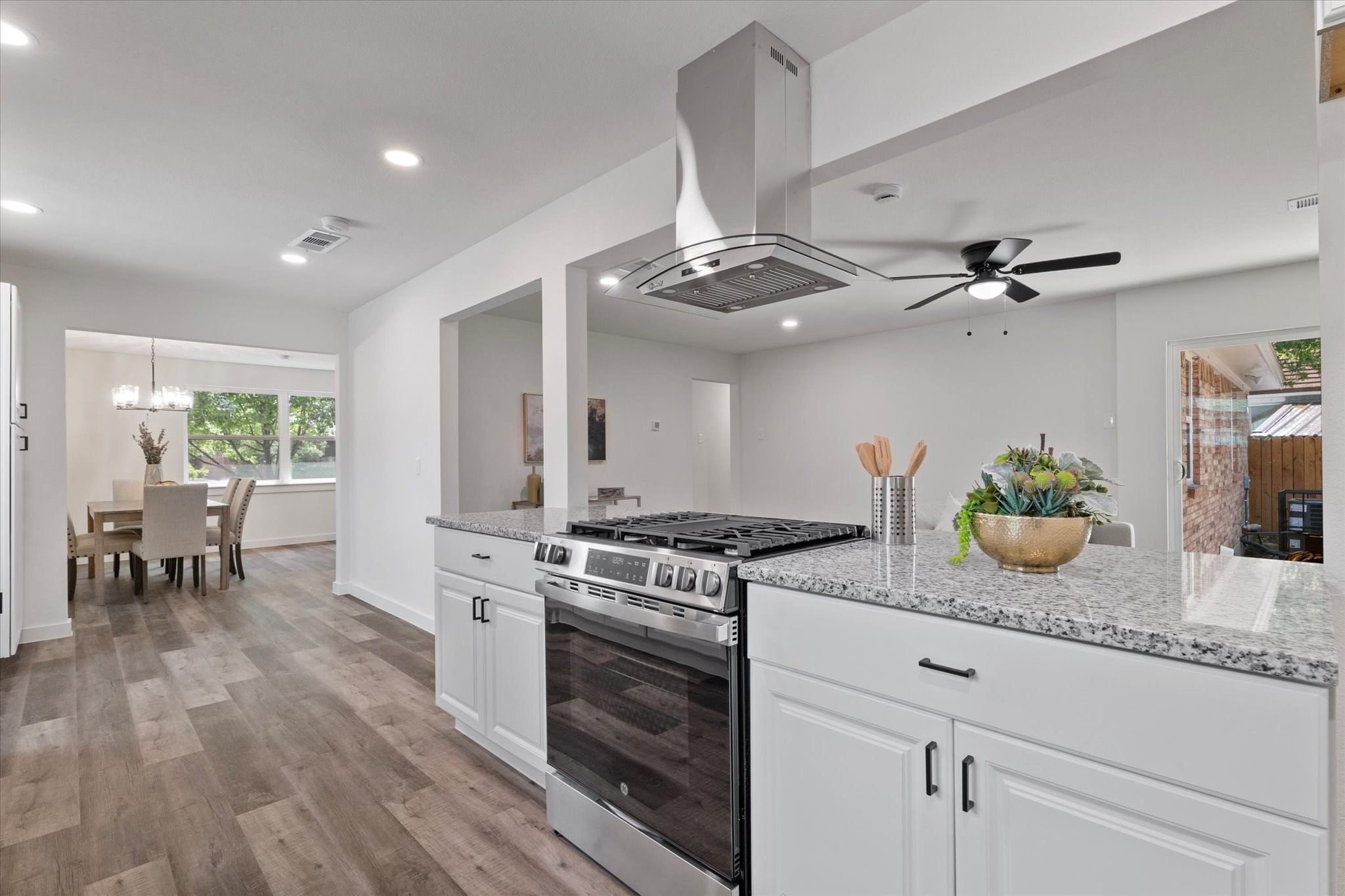 5835 Sunnywood Drive