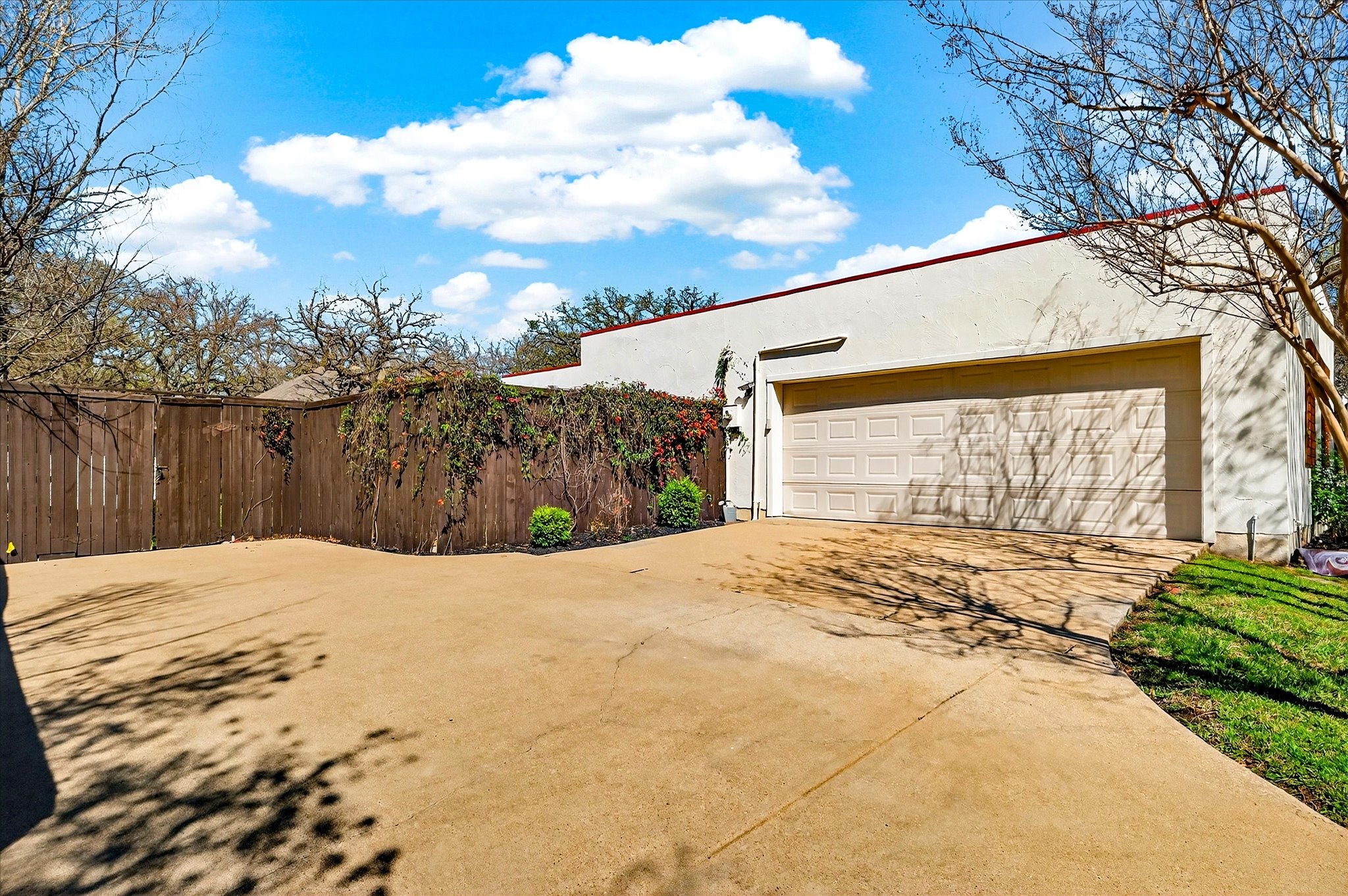 905 Lynhurst Lane