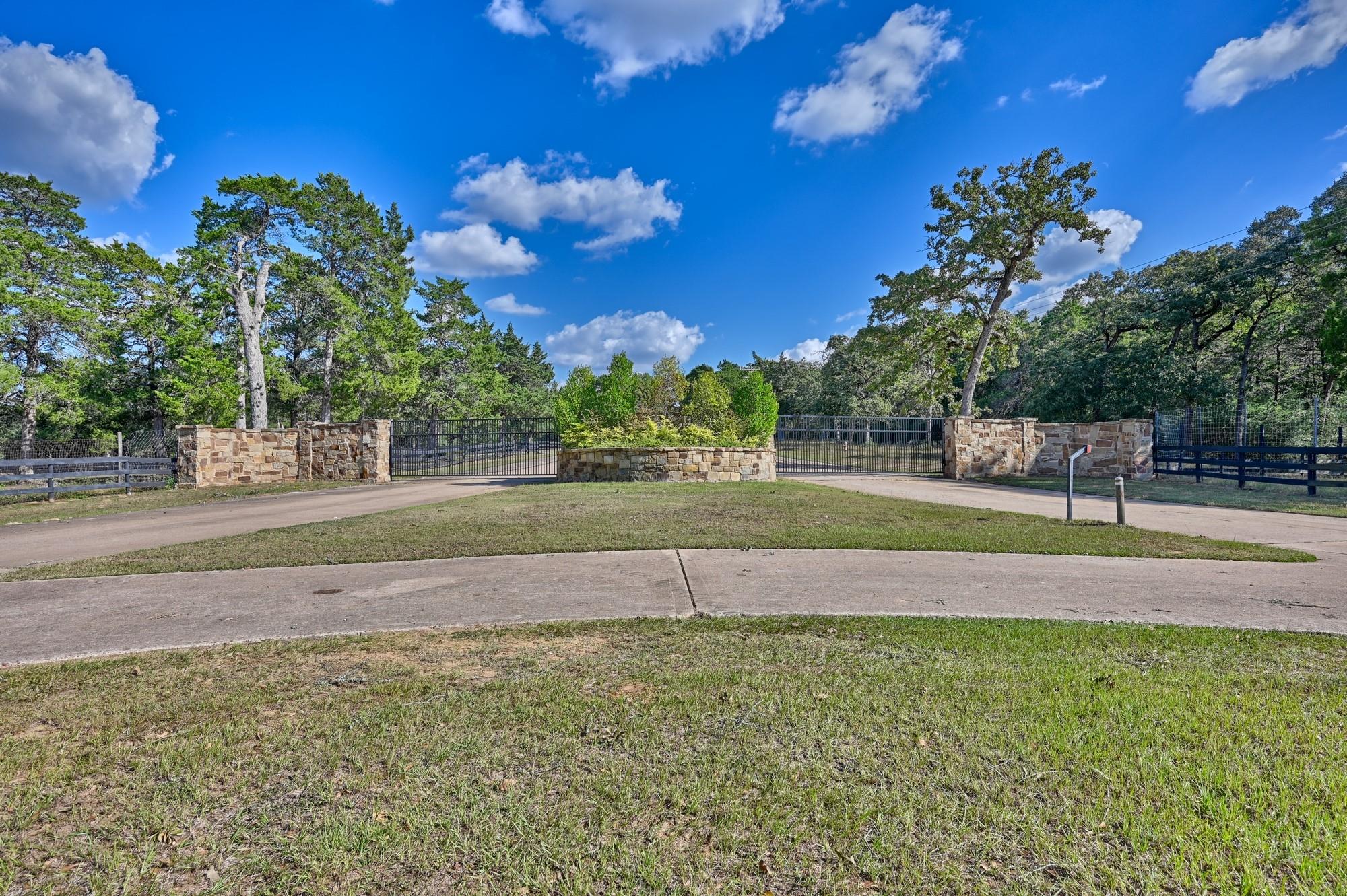 404 Saint Andrews Drive