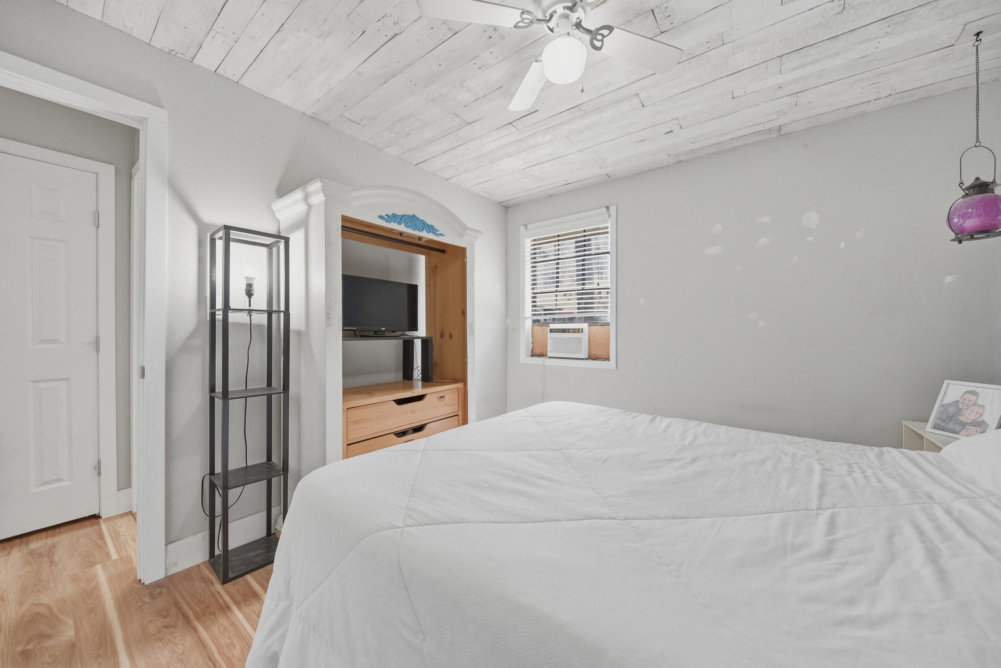 514 Forest Oak Drive