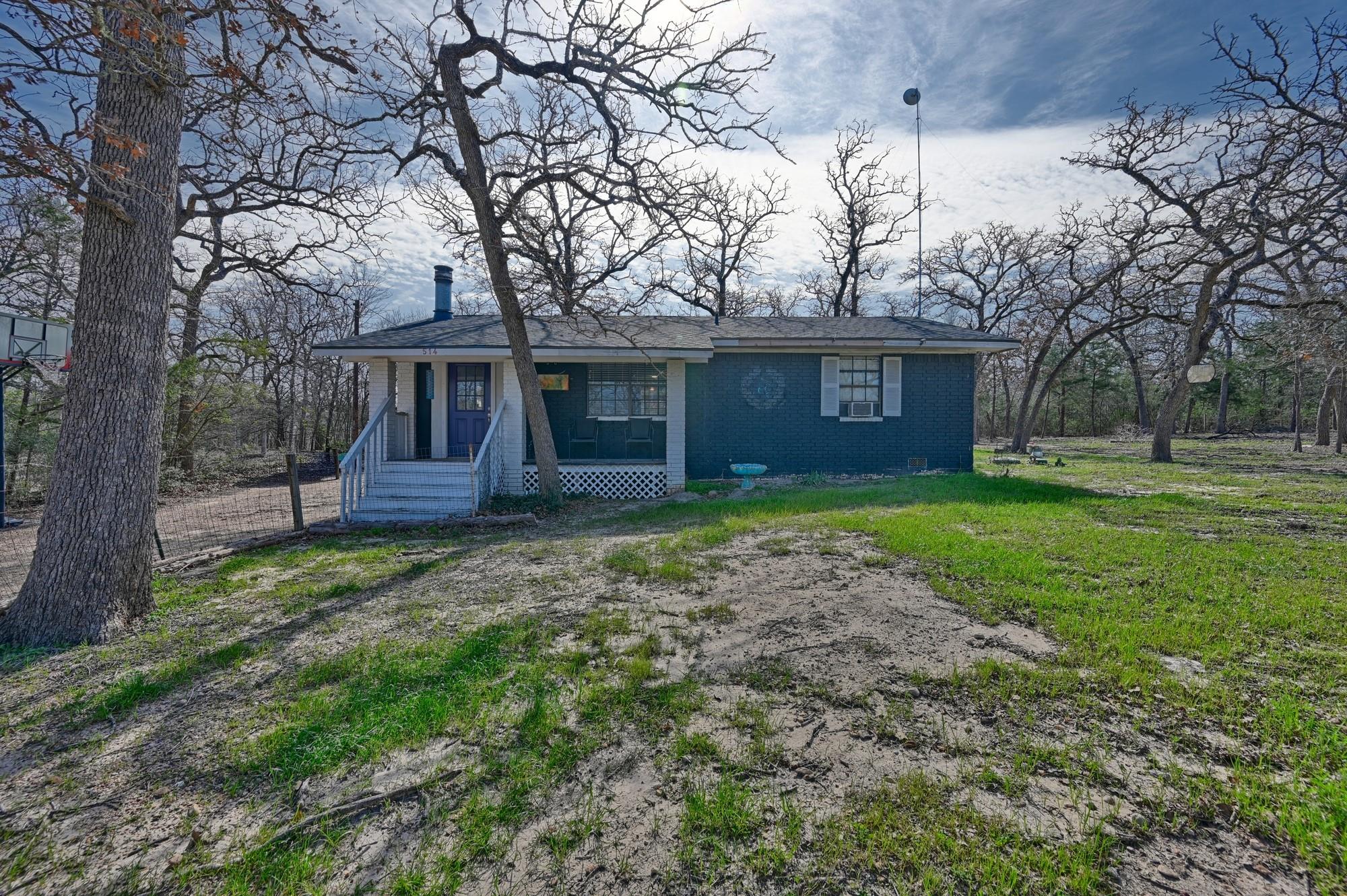 514 Forest Oak Drive