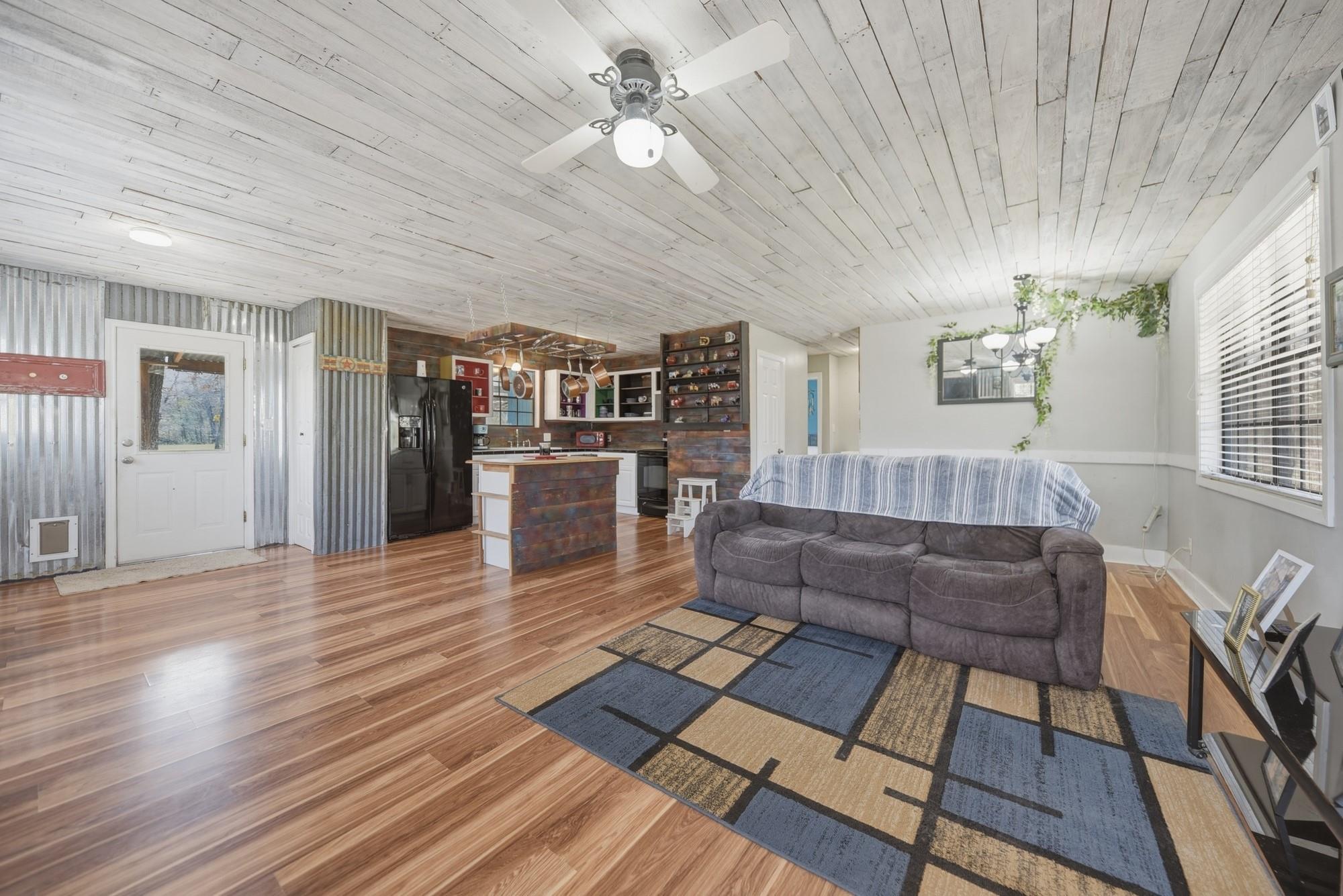 514 Forest Oak Drive