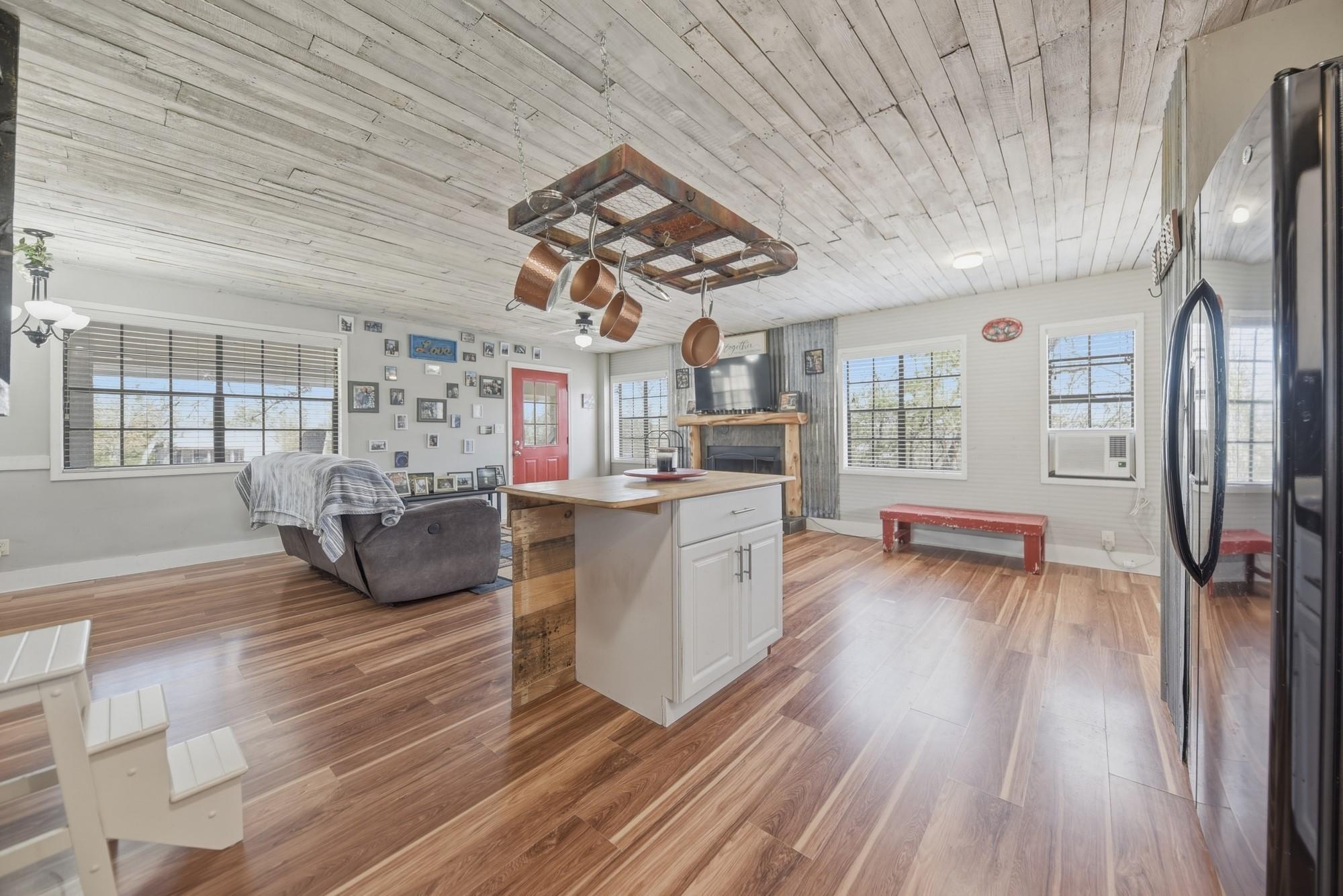 514 Forest Oak Drive