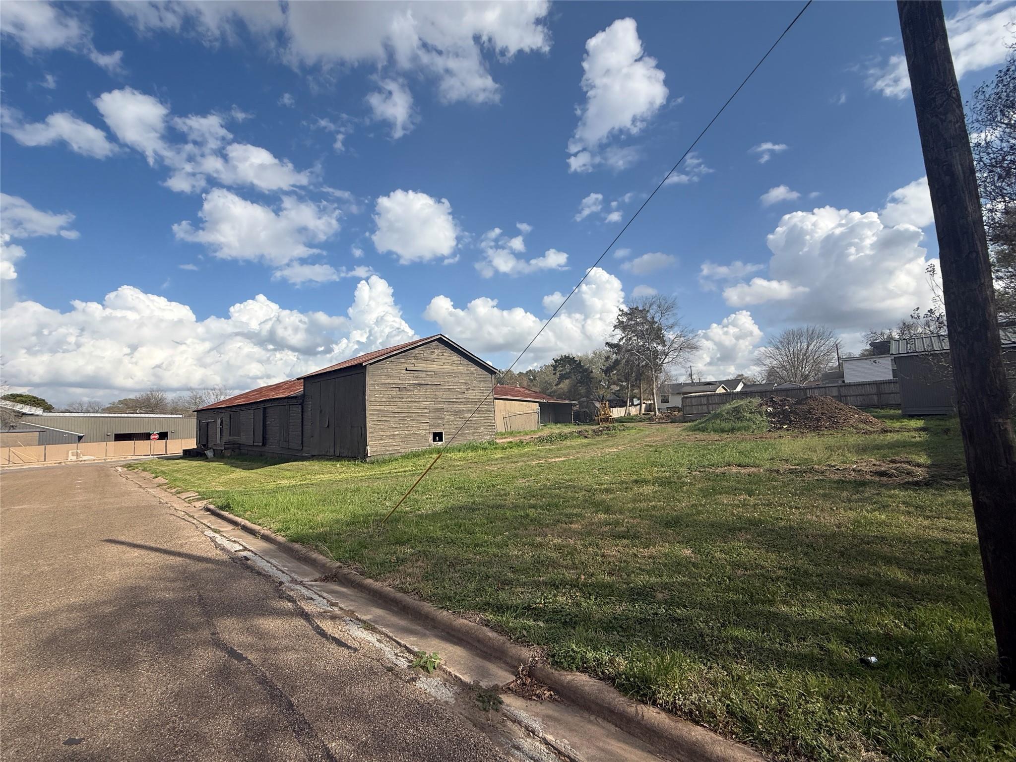 1702 S Baylor Street