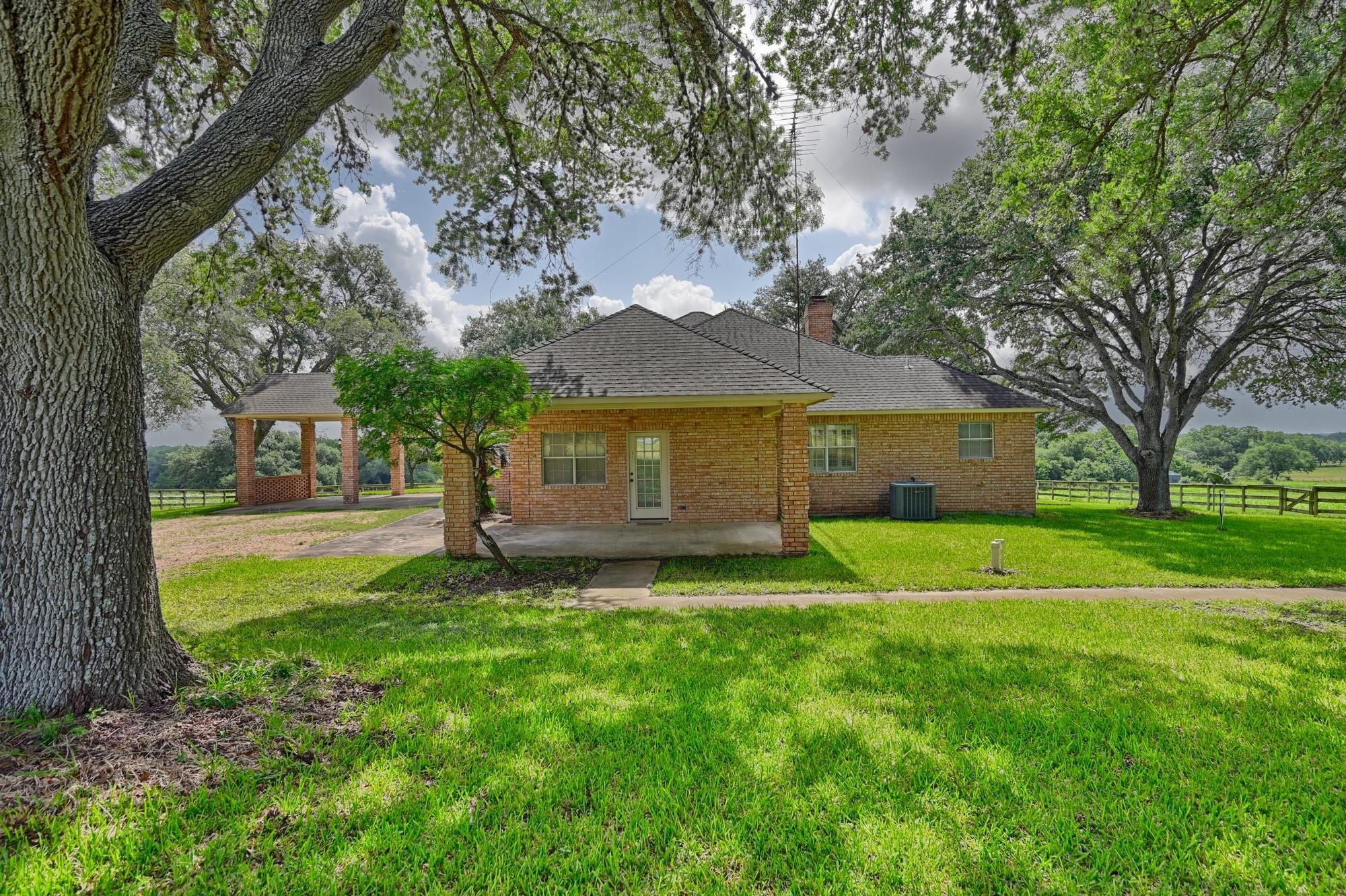 1552 Holub Road