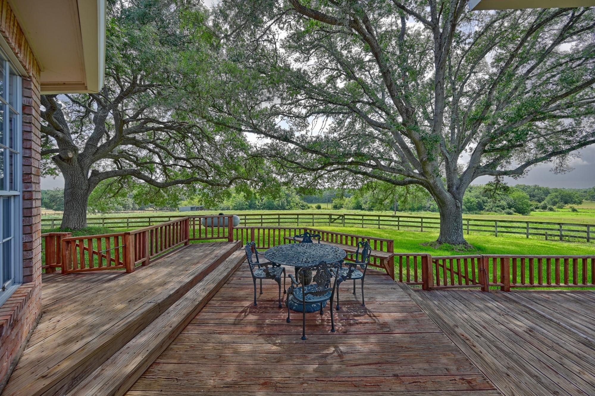 1552 Holub Road