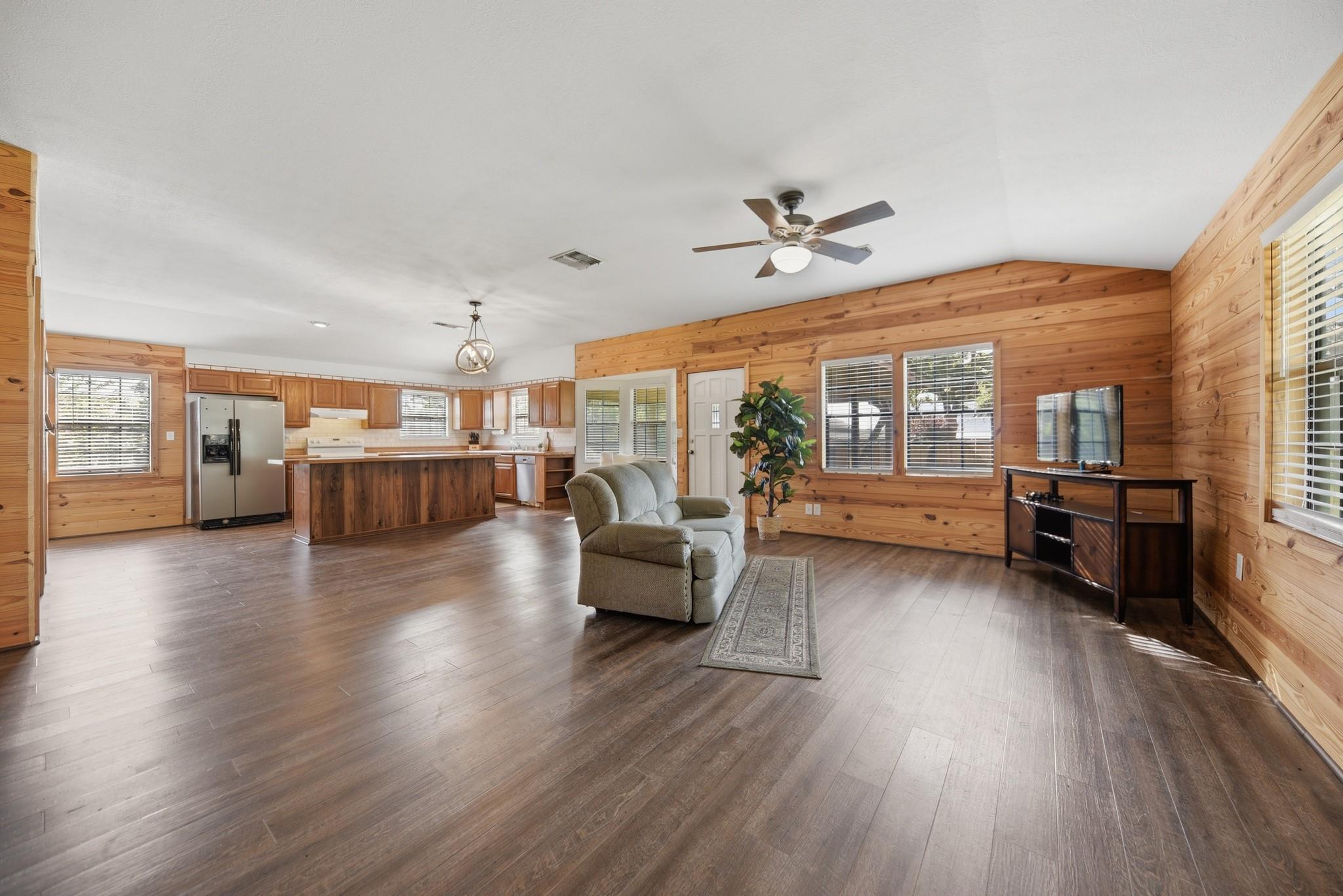 9470 Lake Forest Circle