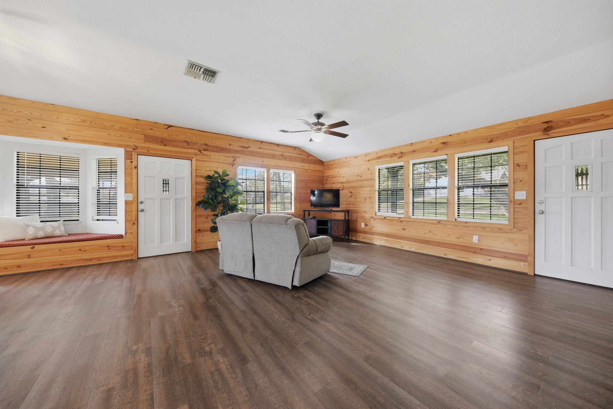 9470 Lake Forest Circle