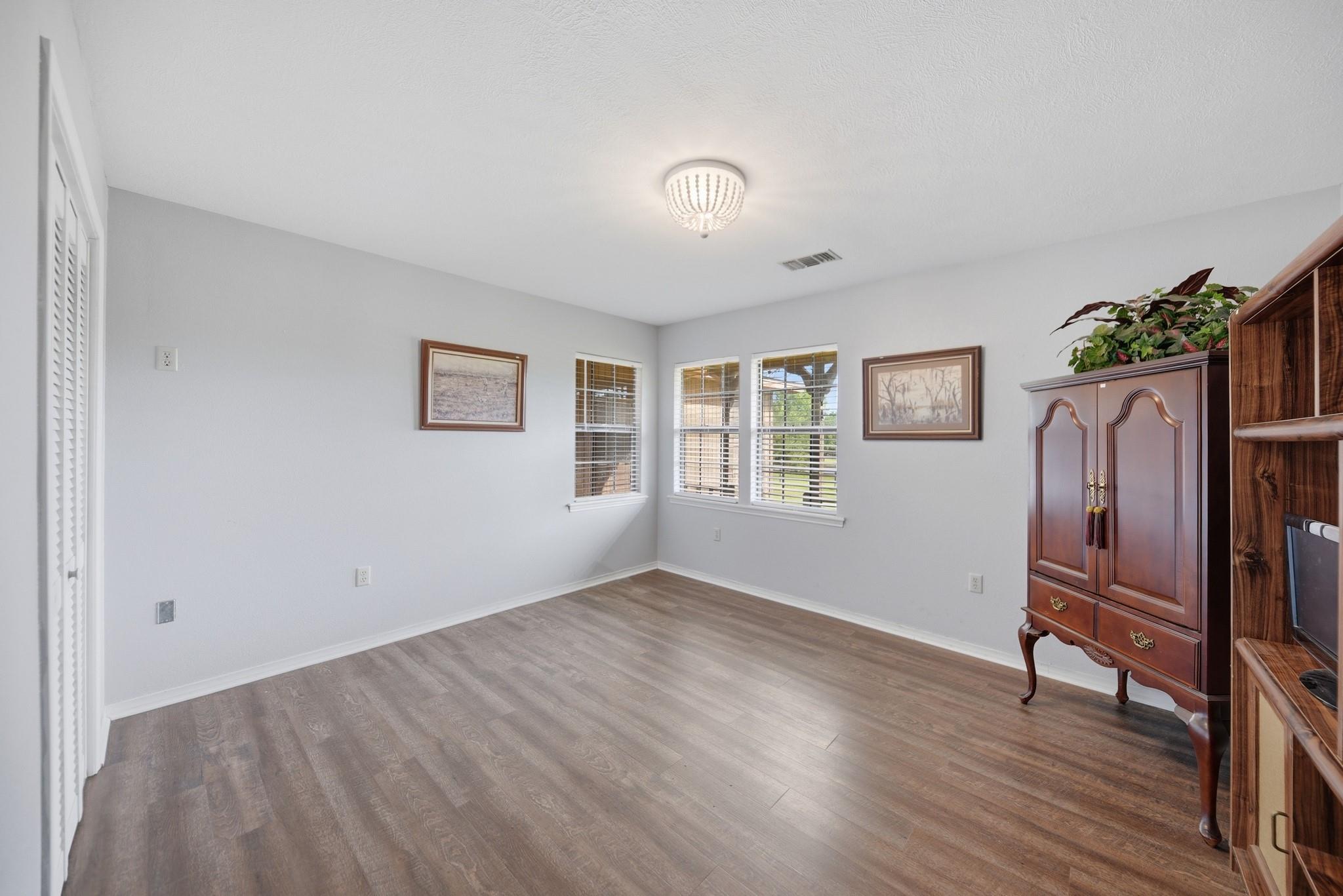 9470 Lake Forest Circle