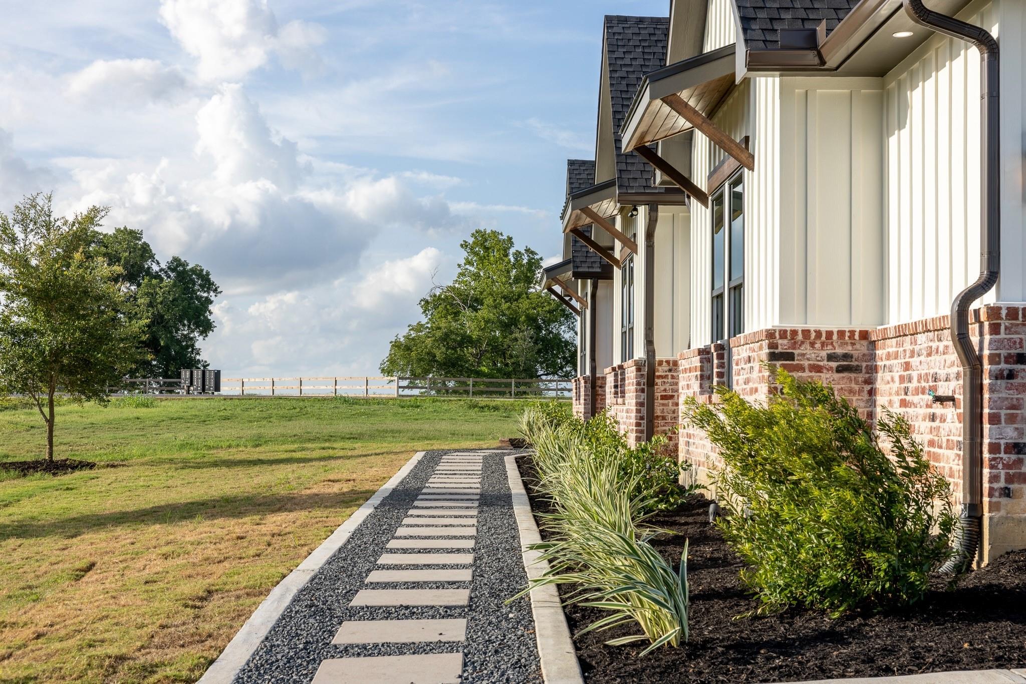 1176 Bluebonnet Ridge
