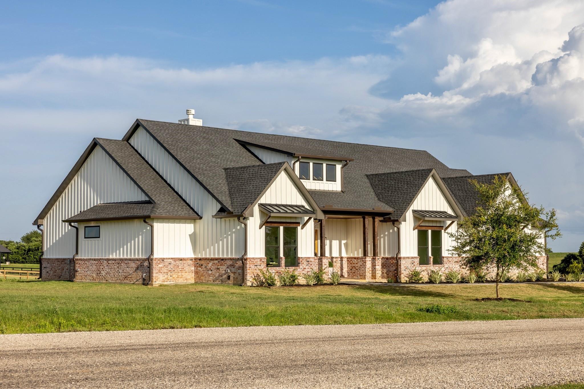 1176 Bluebonnet Ridge