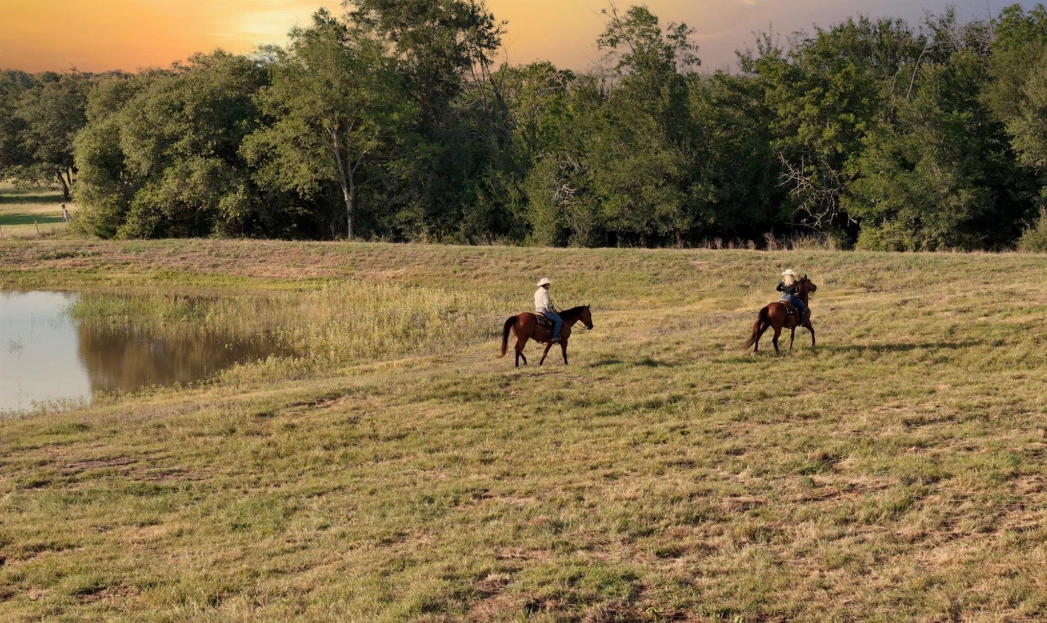 2 Round Top Farms Drive