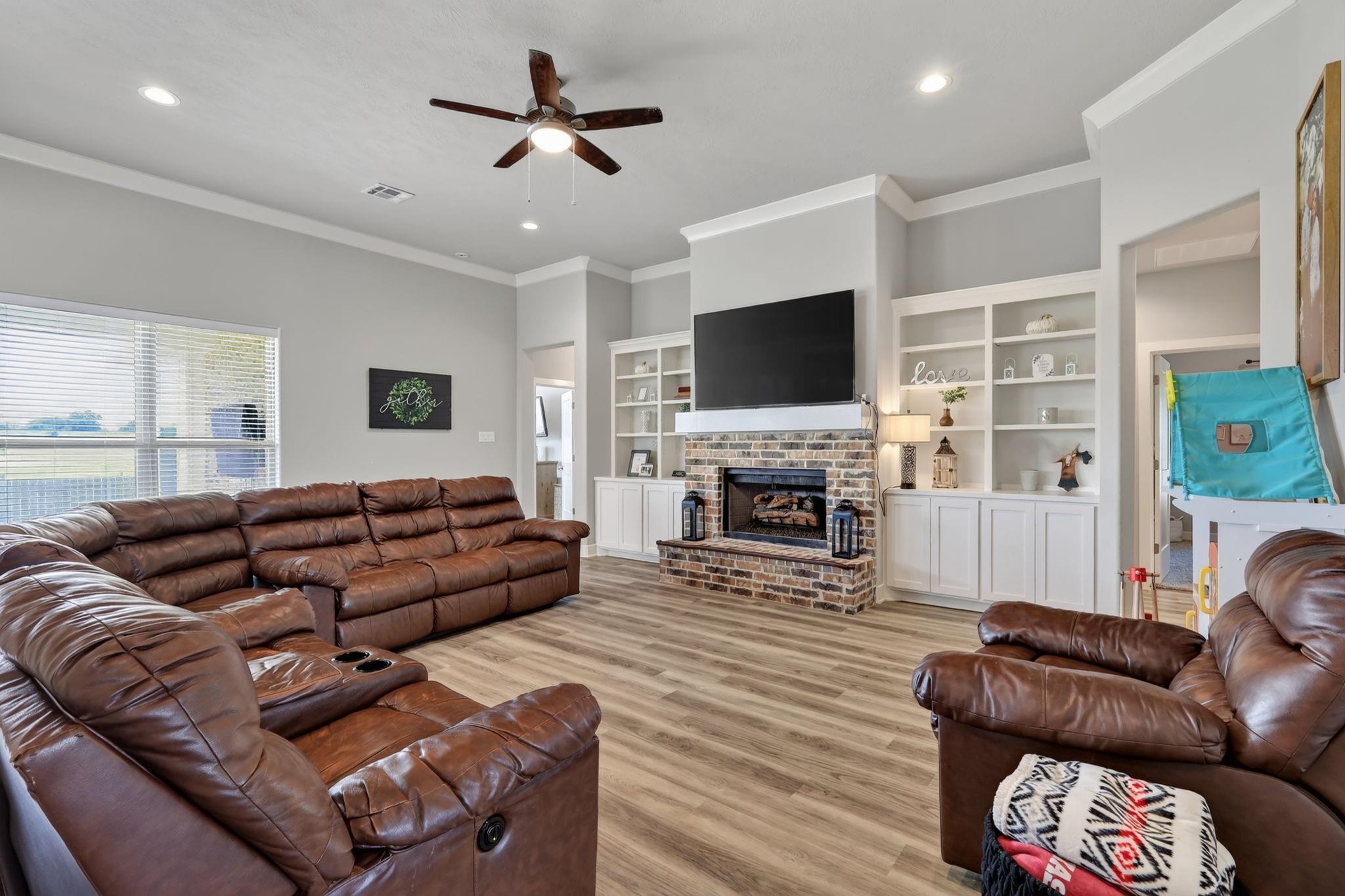 1501 Timber Oaks Drive
