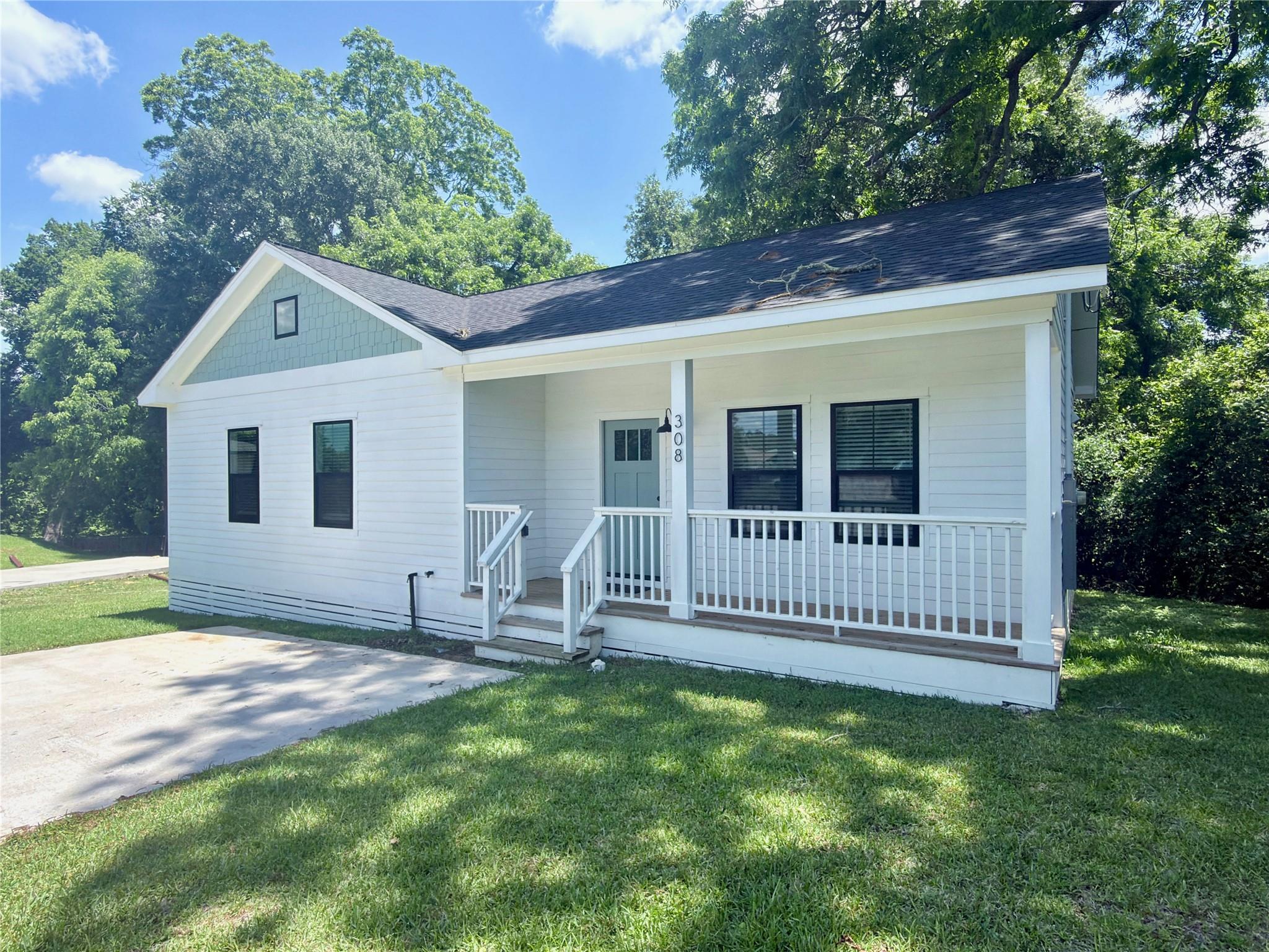 308 Lois Wright Circle