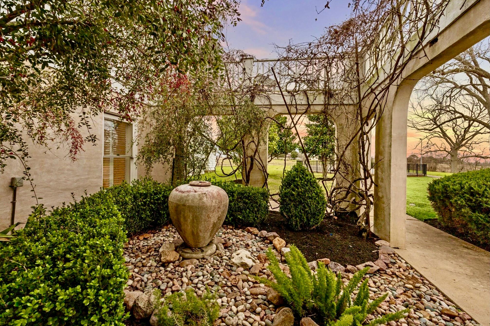 3401 Us Highway 290 E