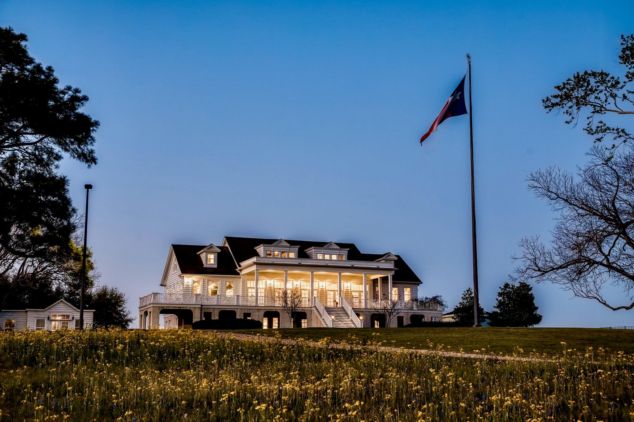 3401 Us Highway 290 E