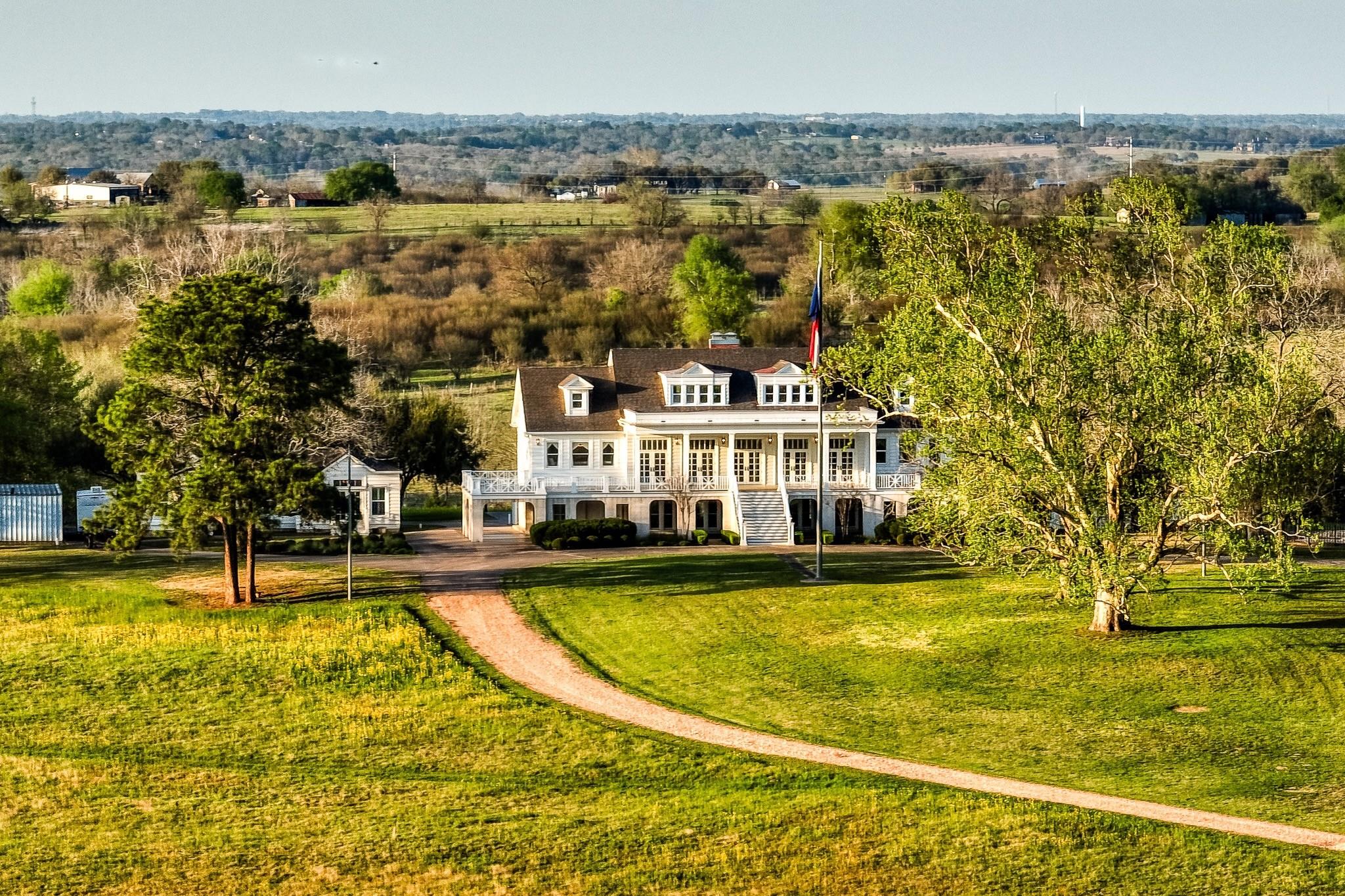 3401 Us Highway 290 E