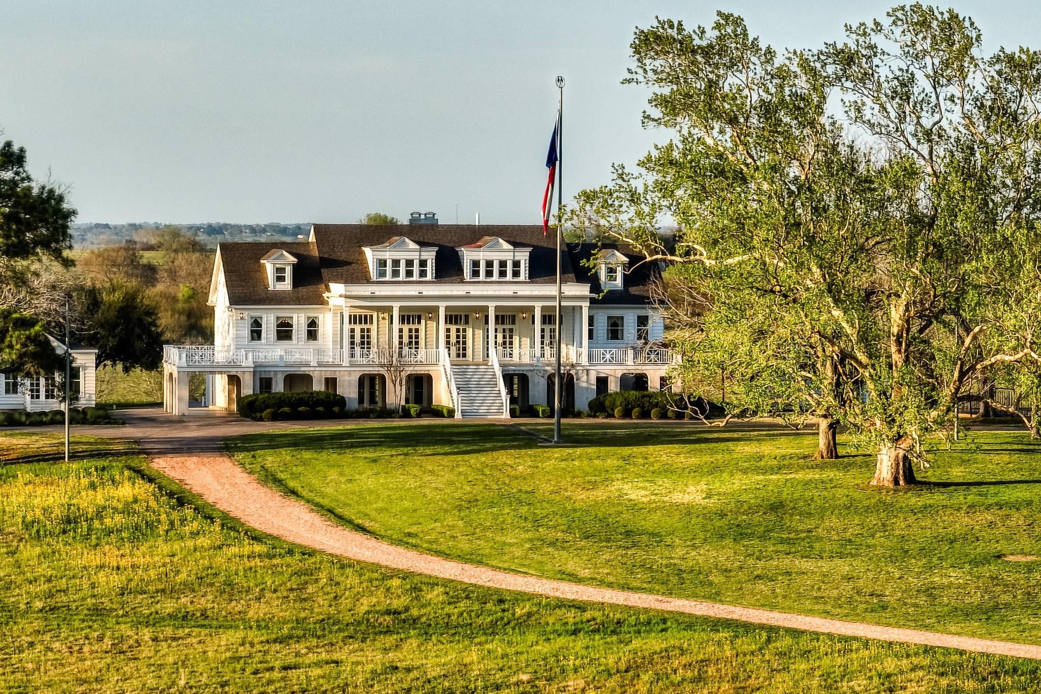 3401 Us Highway 290 E