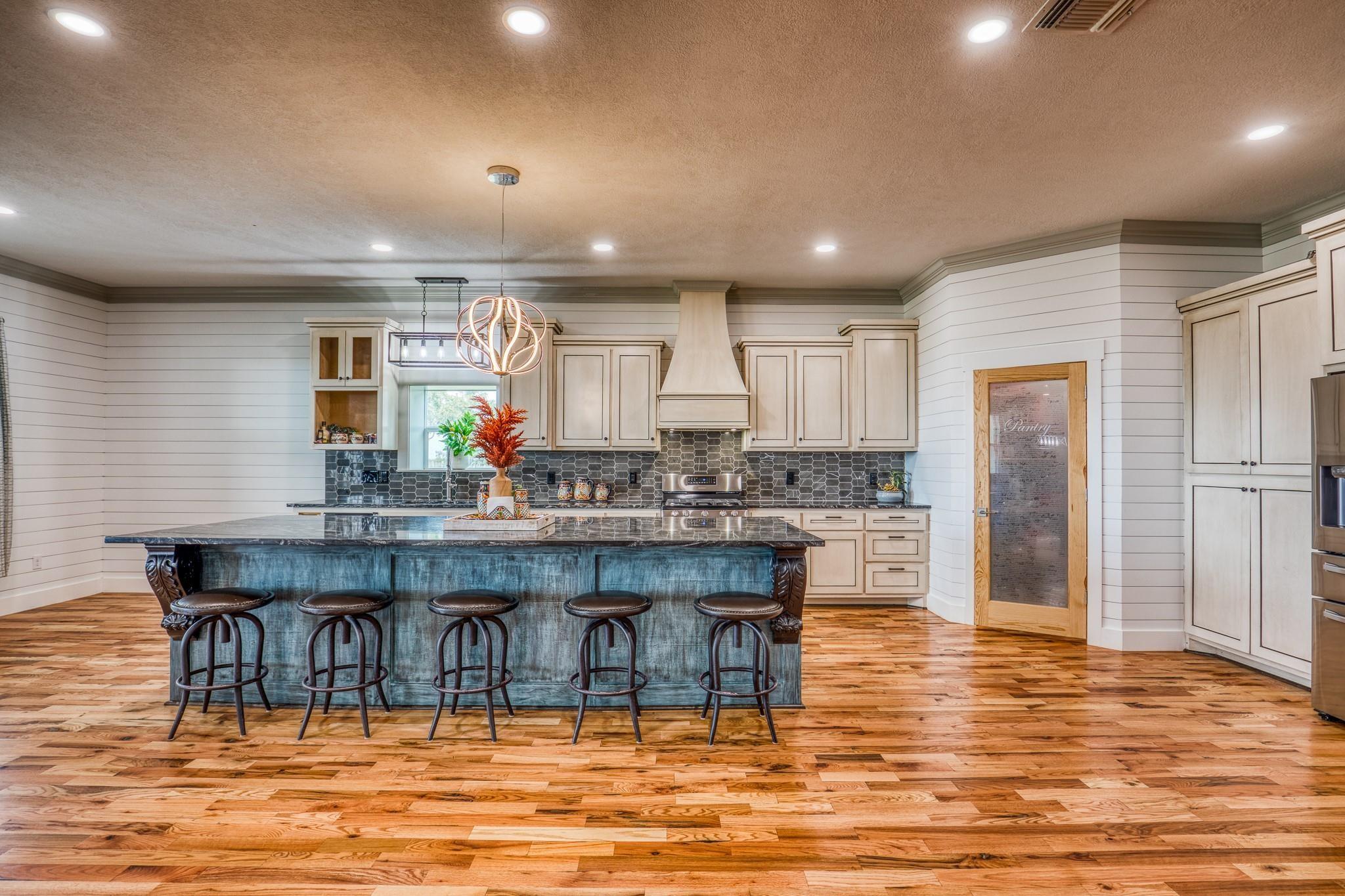 11234 N Loop Road
