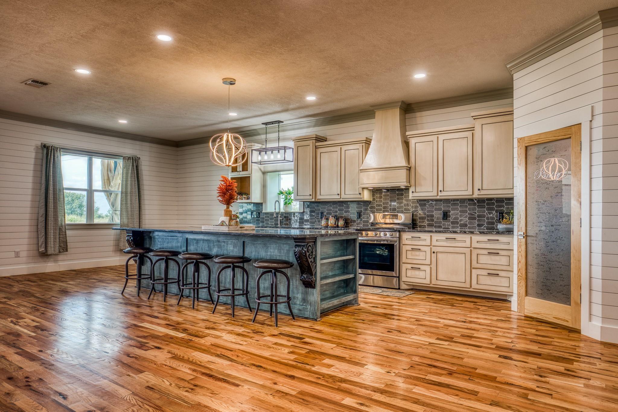 11234 N Loop Road