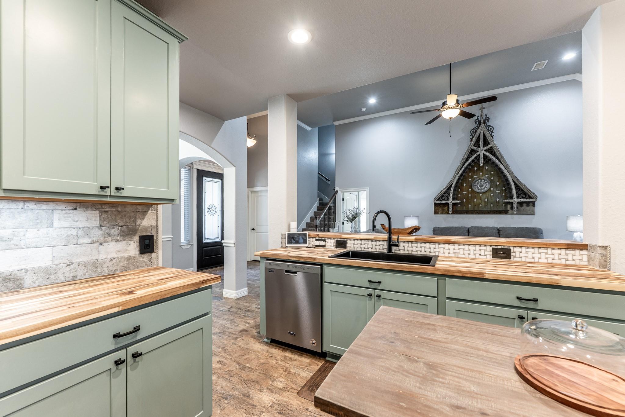 2136 Wheatstone Drive