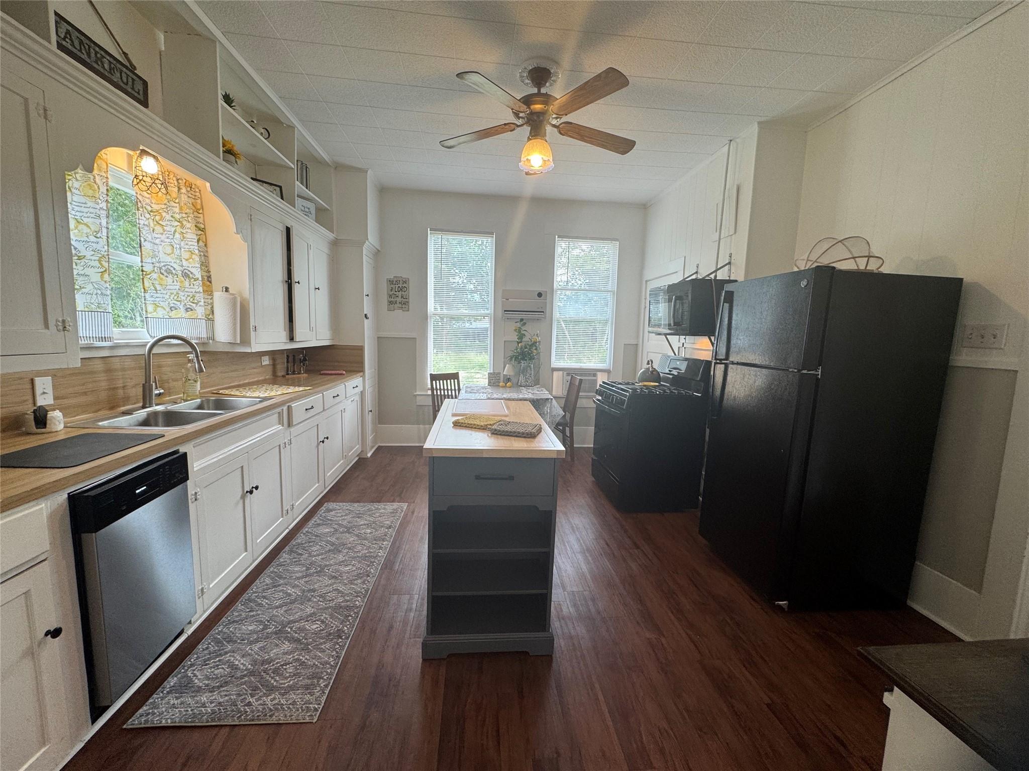 824 S Masonic Street