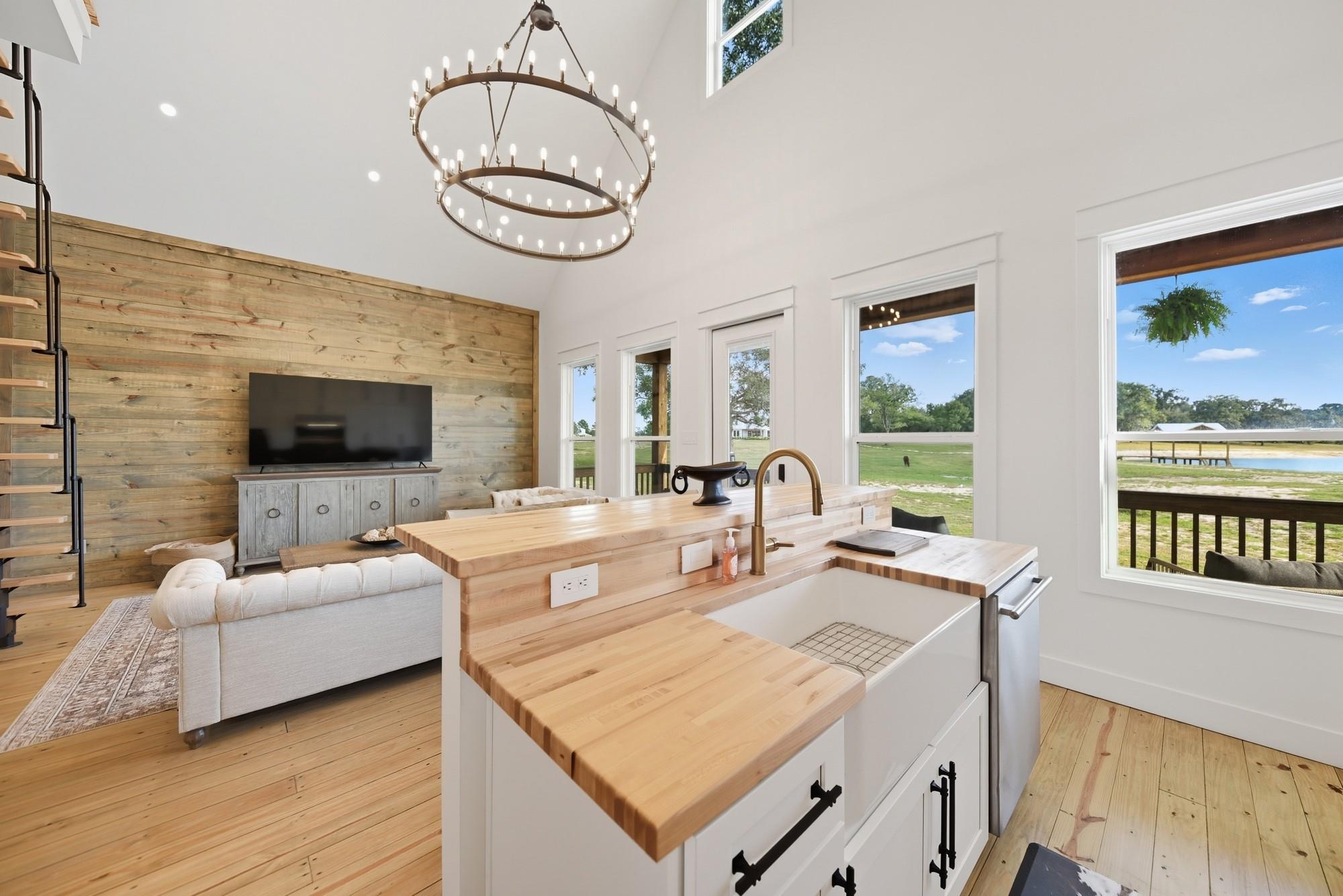 16334 Farm To Market Road 2620