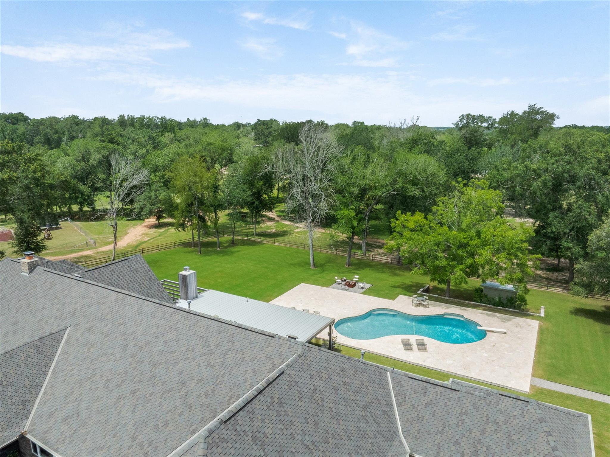 7521 Schoenau Road