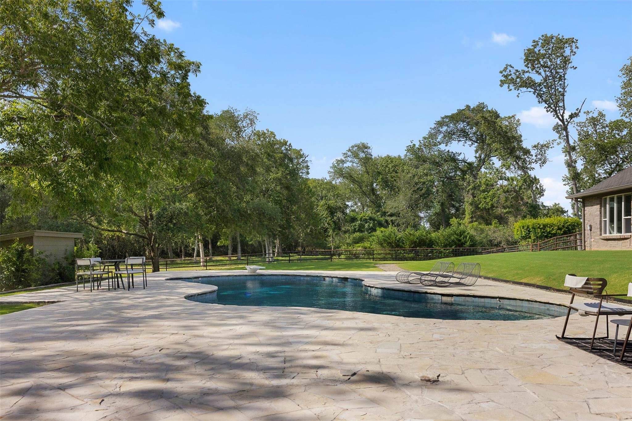 7521 Schoenau Road
