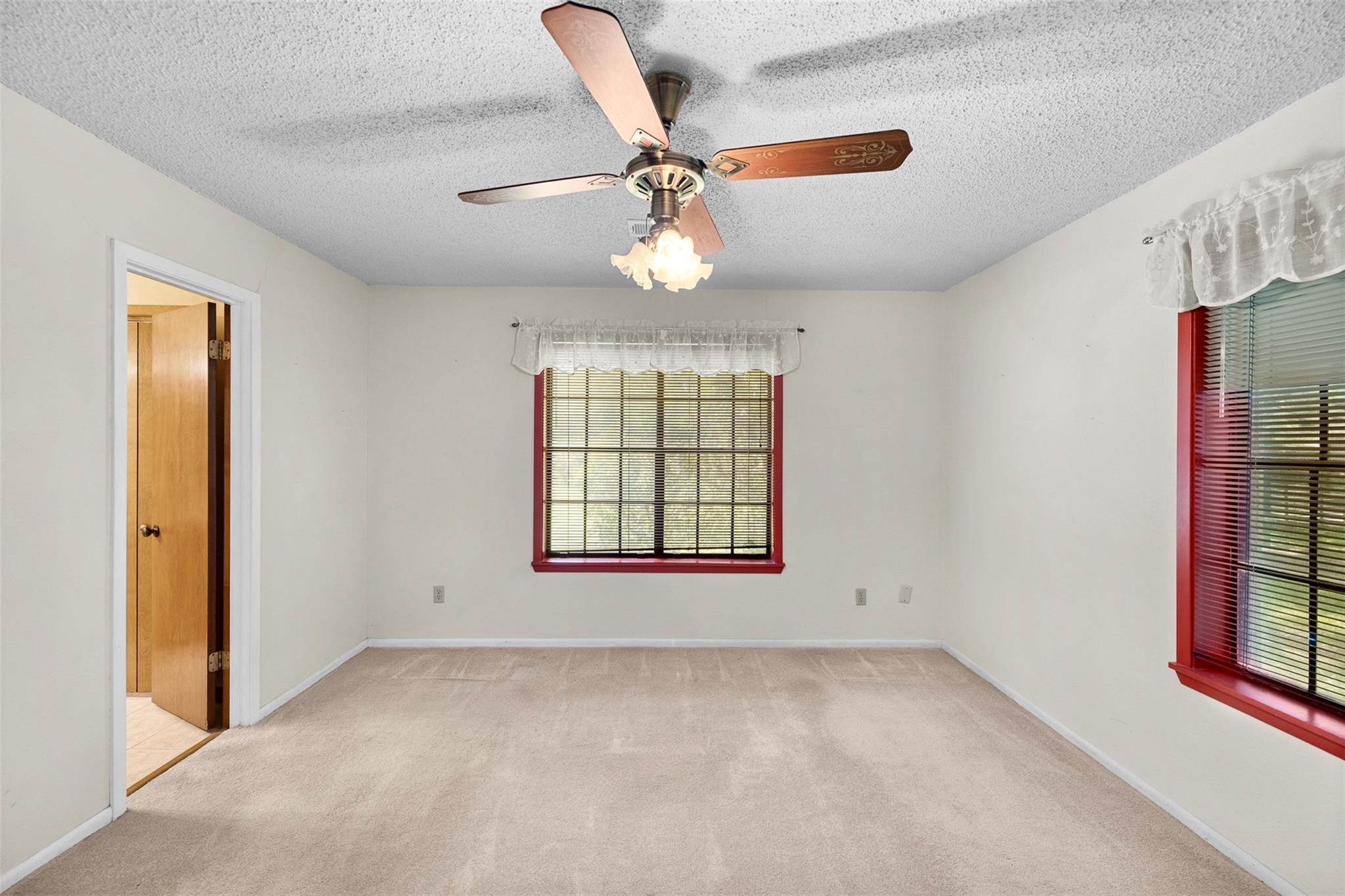 2710 Heather Glen
