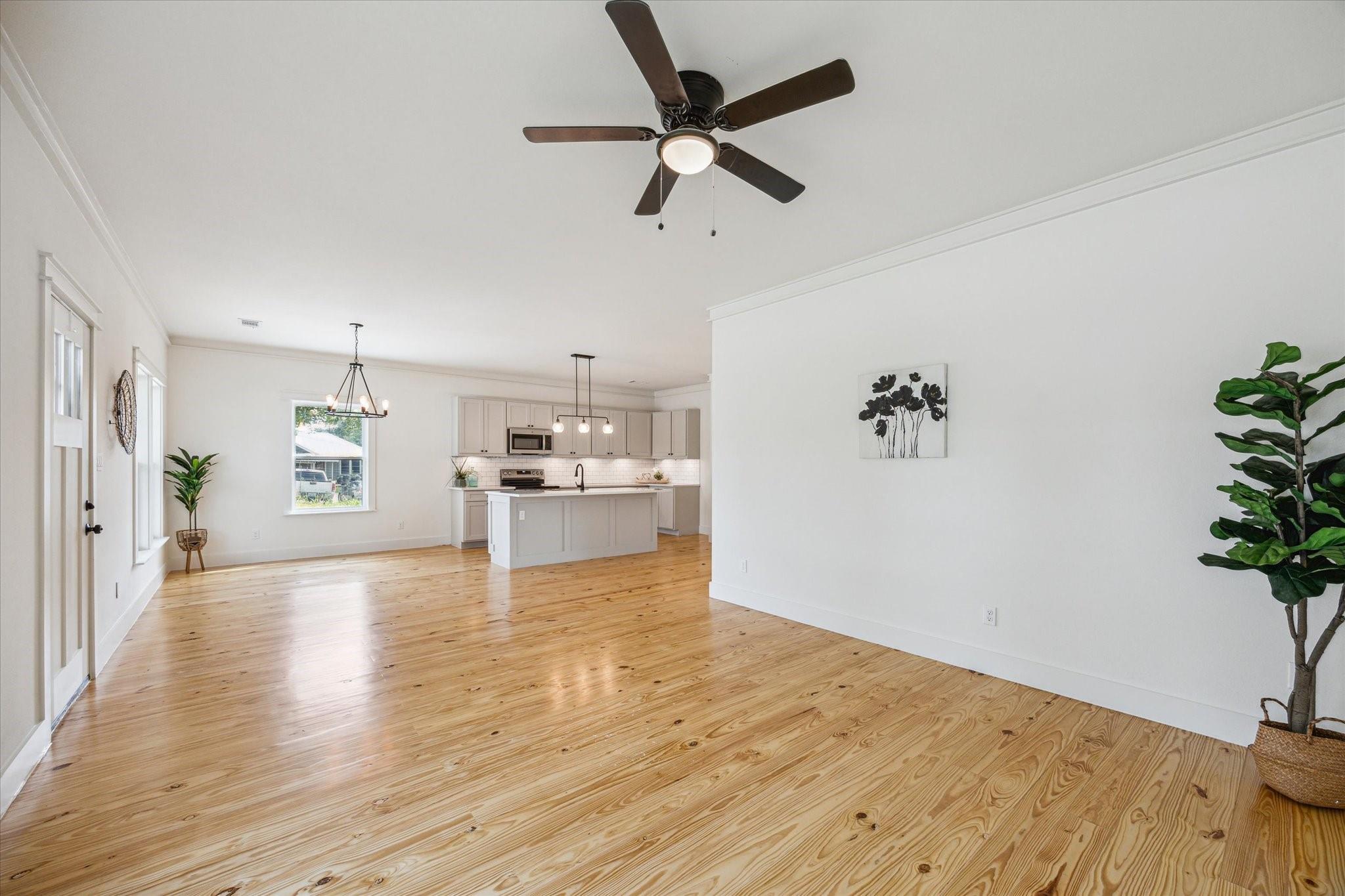 425 N Holland