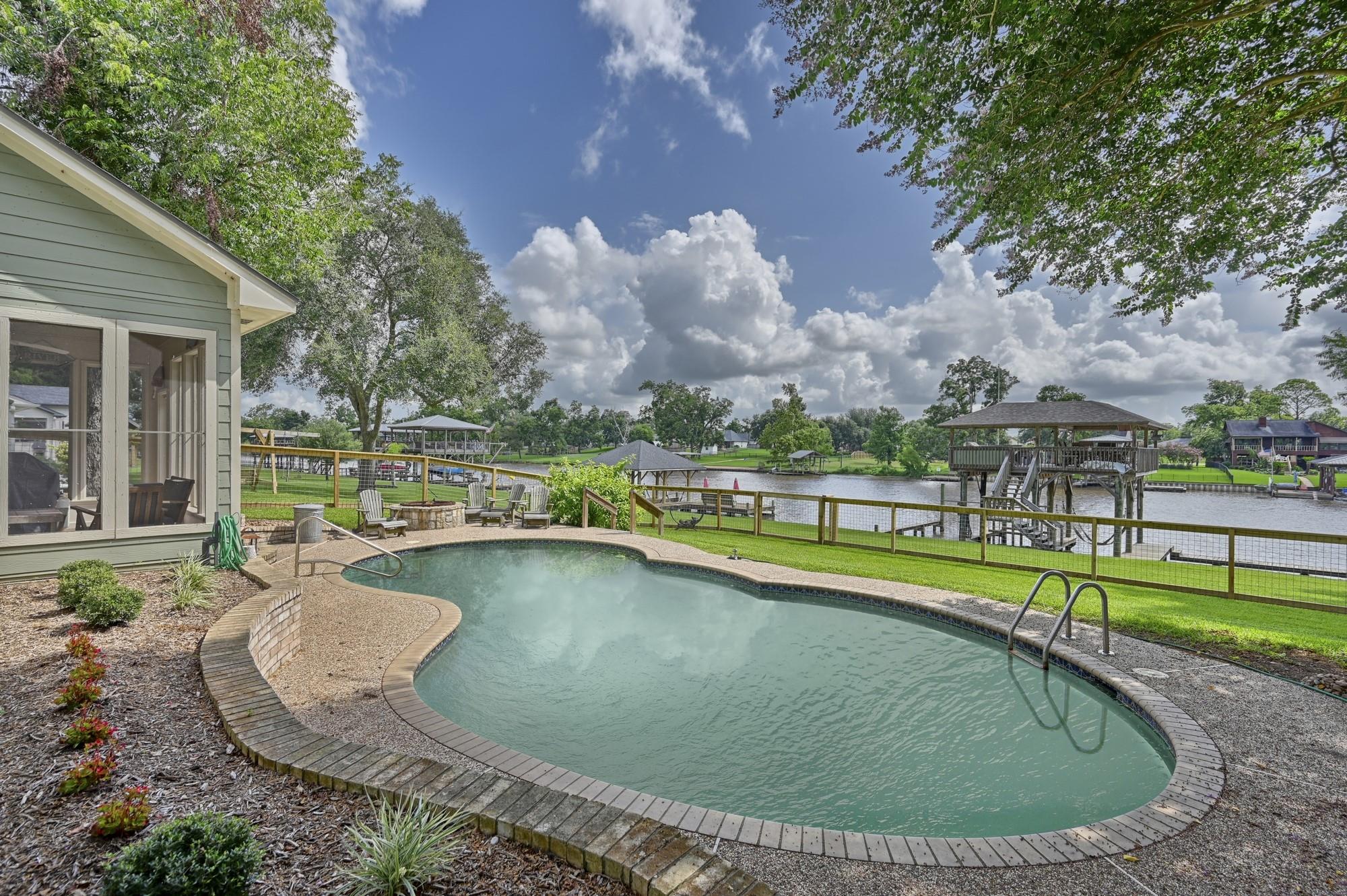 323 E County Road 461b